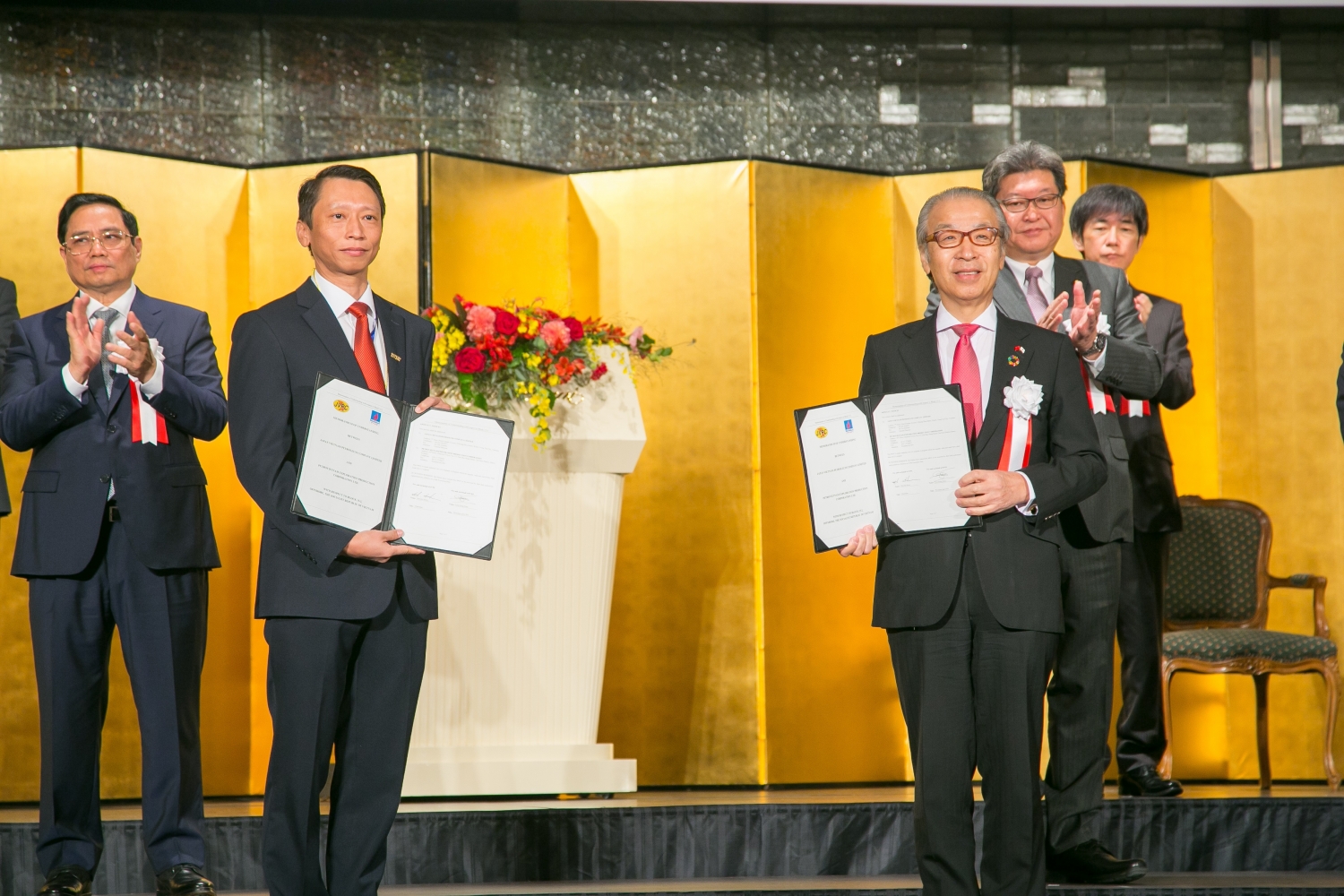 PETROVIETNAM – 8 DẤU ẤN NĂM 2021 PETROVIETNAM – 8 DẤU ẤN NĂM 2021