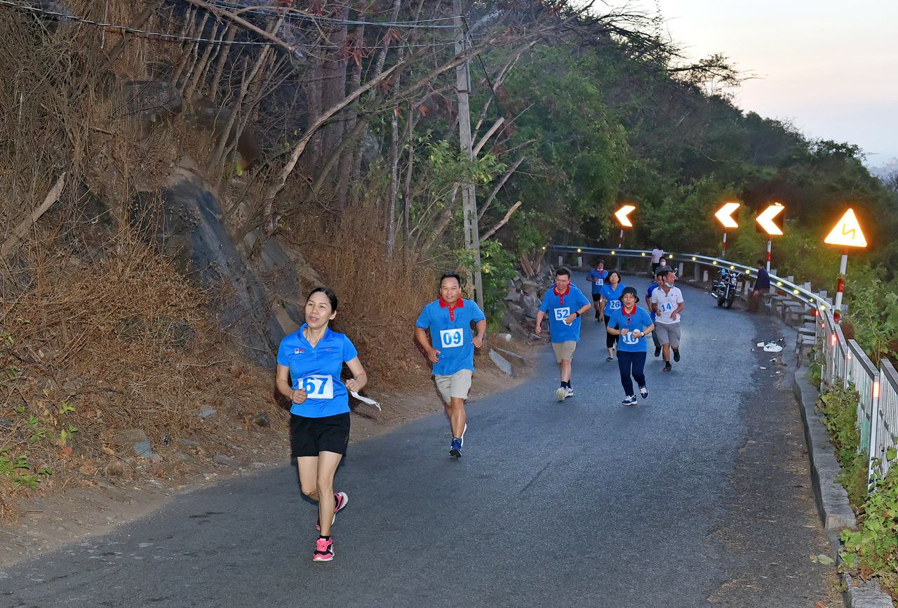 KĐN phát động giải leo núi khai xuân "Vượt giới hạn, chạm thành công" năm 2022