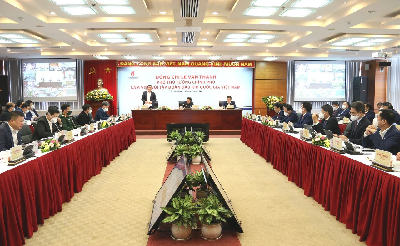 Petrovietnam cần phát huy hiệu quả cao nhất tài nguyên dầu khí, với tinh thần “thời cơ đến thì phải tiến công” Petrovietnam cần phát huy hiệu quả cao nhất tài nguyên dầu khí, với tinh thần “thời cơ đến thì phải tiến công”