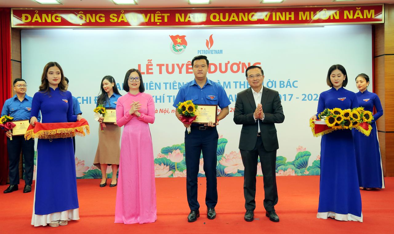 Tuổi trẻ PV GAS được tuyên dương thanh niên tiên tiến làm theo lời Bác và Chi đoàn Dầu khí tiêu biểu