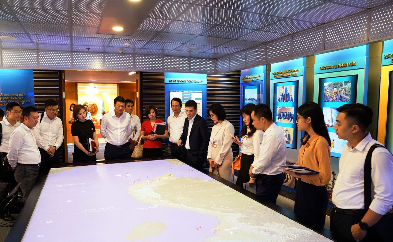 Ban lãnh đạo cấp cao Ngân hàng TMCP Đầu tư và Phát triển Việt Nam đến thăm, làm việc tại PV GAS
