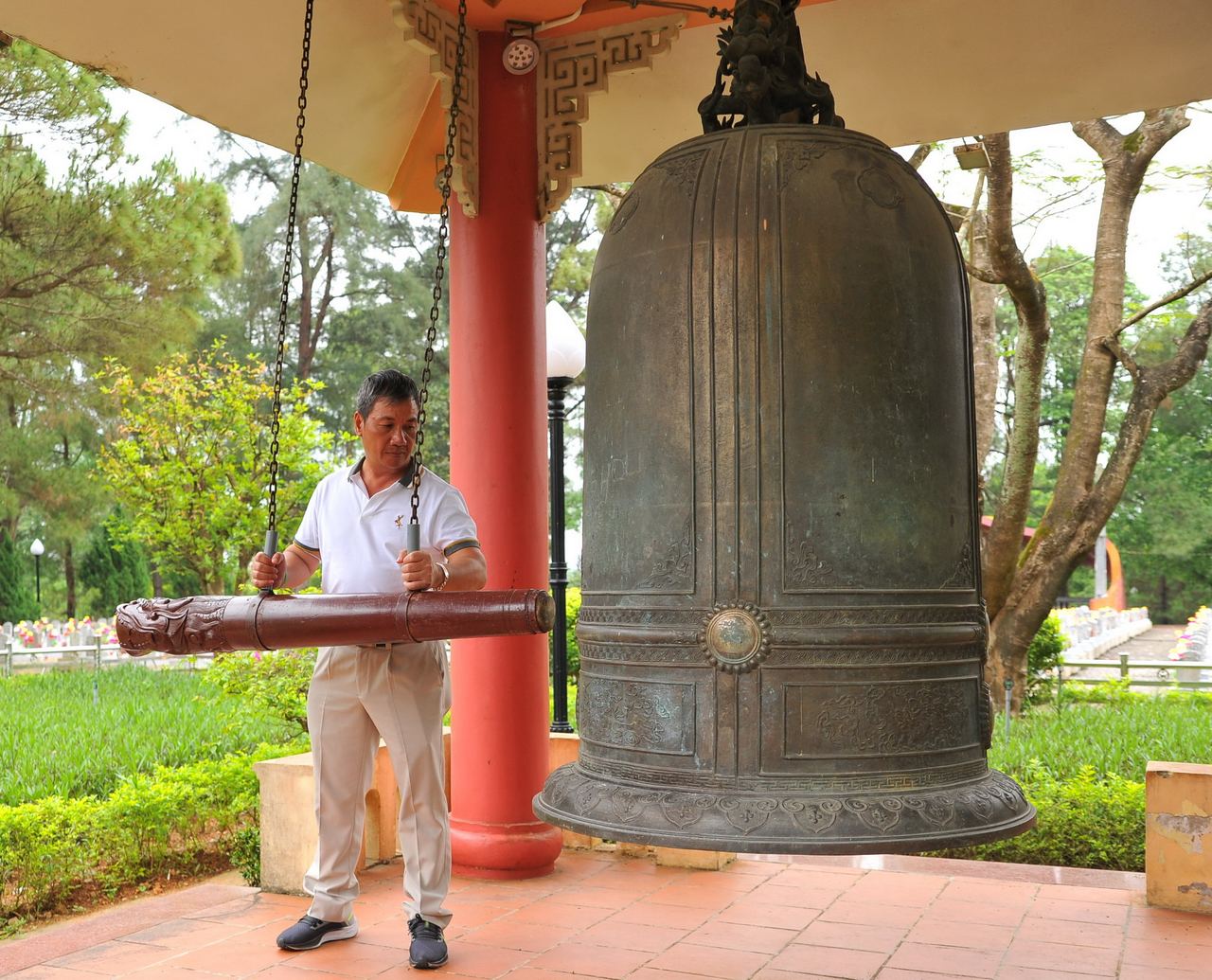 Hành trình về nguồn miền Trung anh hùng