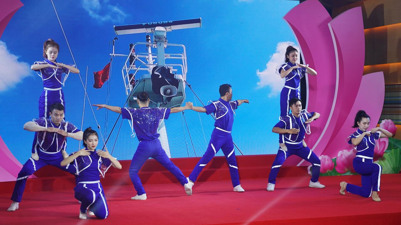 Người lao động PV GAS được tôn vinh tại Lễ phát động Tháng Công nhân năm 2022 Người lao động PV GAS được tôn vinh tại Lễ phát động Tháng Công nhân năm 2022