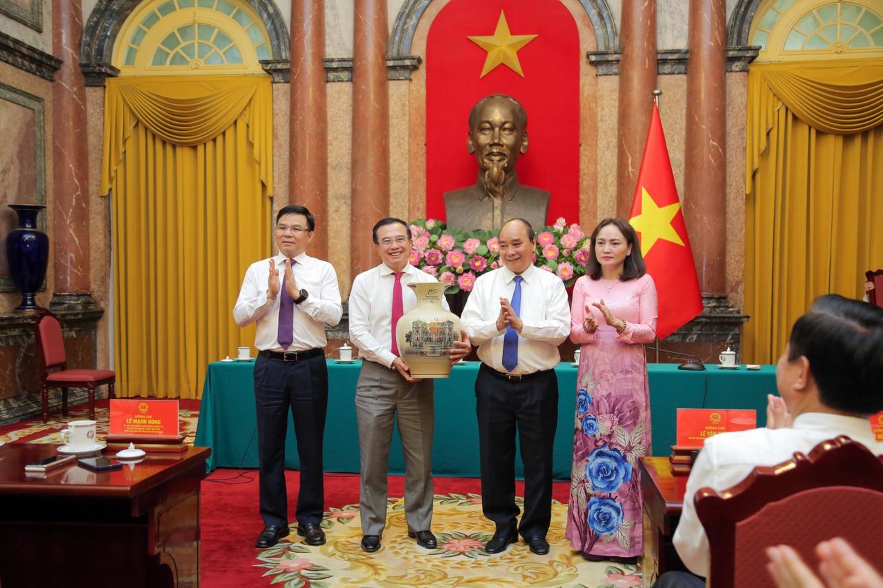 Chủ tịch nước Nguyễn Xuân Phúc: Ngành Dầu khí phải giữ vững bản lĩnh, tinh thần "Những người đi tìm lửa"