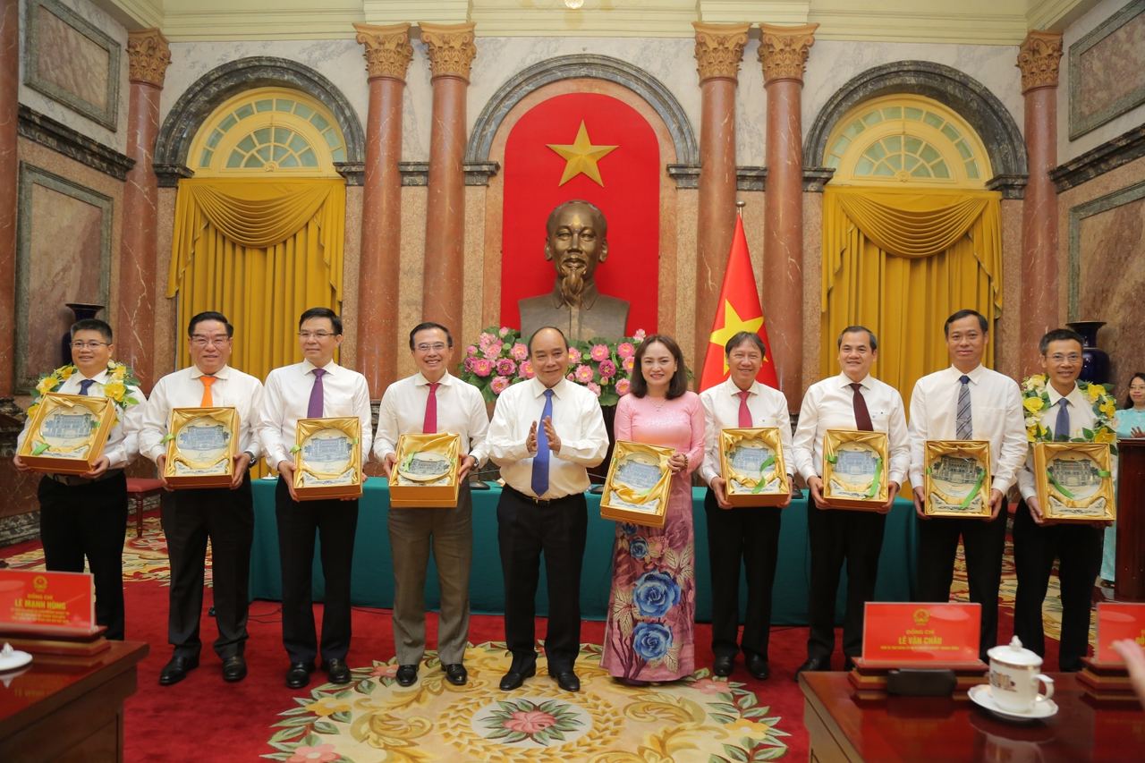 Chủ tịch nước Nguyễn Xuân Phúc: Ngành Dầu khí phải giữ vững bản lĩnh, tinh thần "Những người đi tìm lửa"