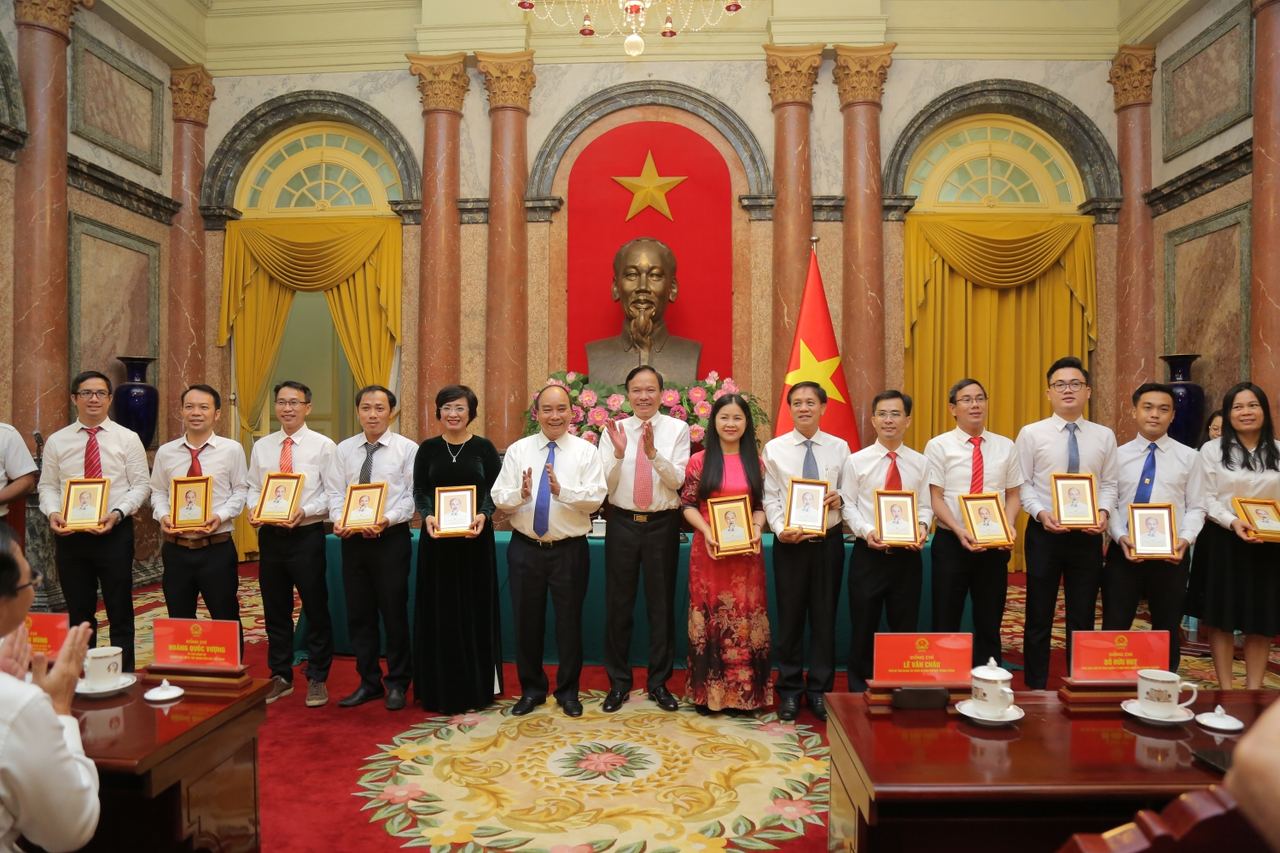 Chủ tịch nước Nguyễn Xuân Phúc: Ngành Dầu khí phải giữ vững bản lĩnh, tinh thần "Những người đi tìm lửa"