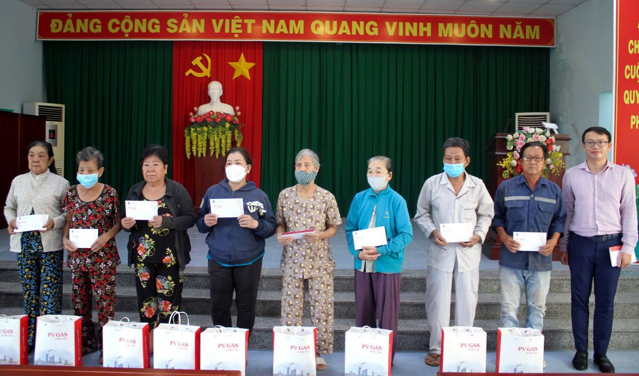 Các đơn vị PV GAS tổ chức nhiều hoạt động tri ân nhân kỷ niệm 75 năm Ngày Thương binh–Liệt sĩ Các đơn vị PV GAS tổ chức nhiều hoạt động tri ân nhân kỷ niệm 75 năm Ngày Thương binh–Liệt sĩ