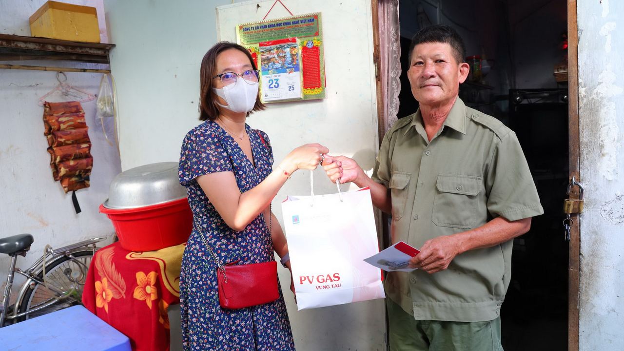Các đơn vị PV GAS tổ chức nhiều hoạt động tri ân nhân kỷ niệm 75 năm Ngày Thương binh–Liệt sĩ Các đơn vị PV GAS tổ chức nhiều hoạt động tri ân nhân kỷ niệm 75 năm Ngày Thương binh–Liệt sĩ
