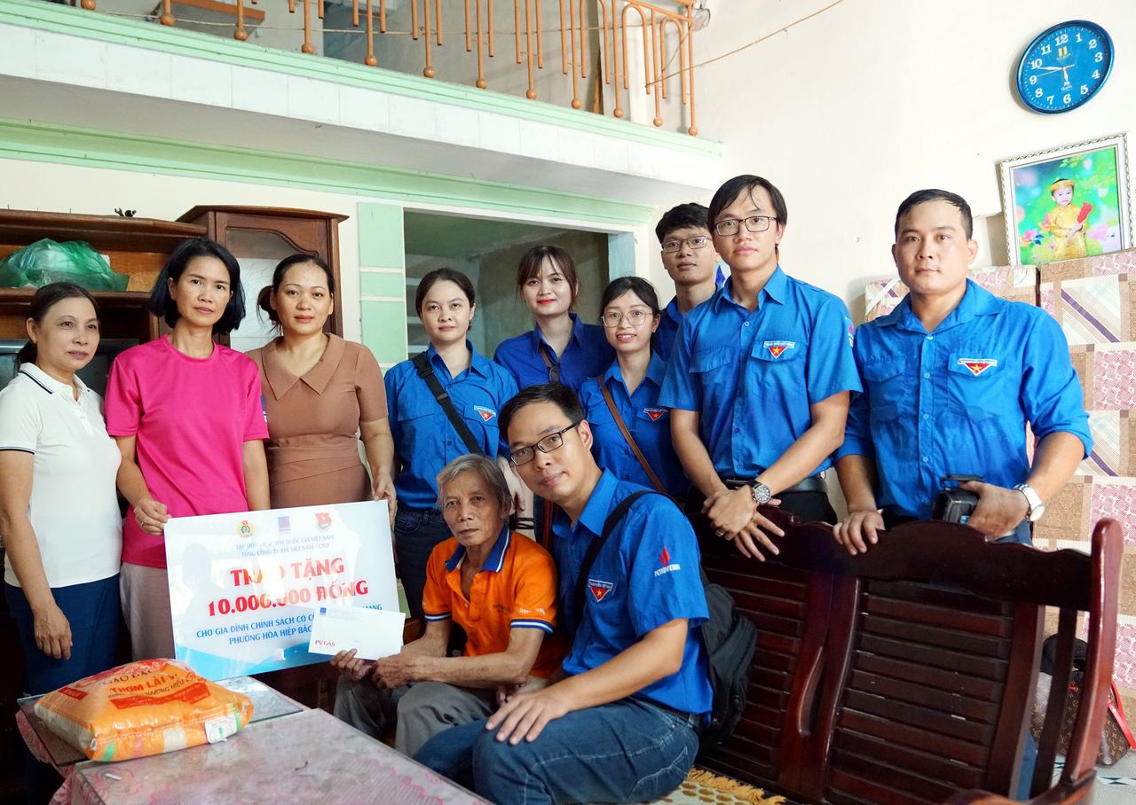 Thăm hỏi các gia đình chính sách nhân ngày Thương binh – Liệt sỹ