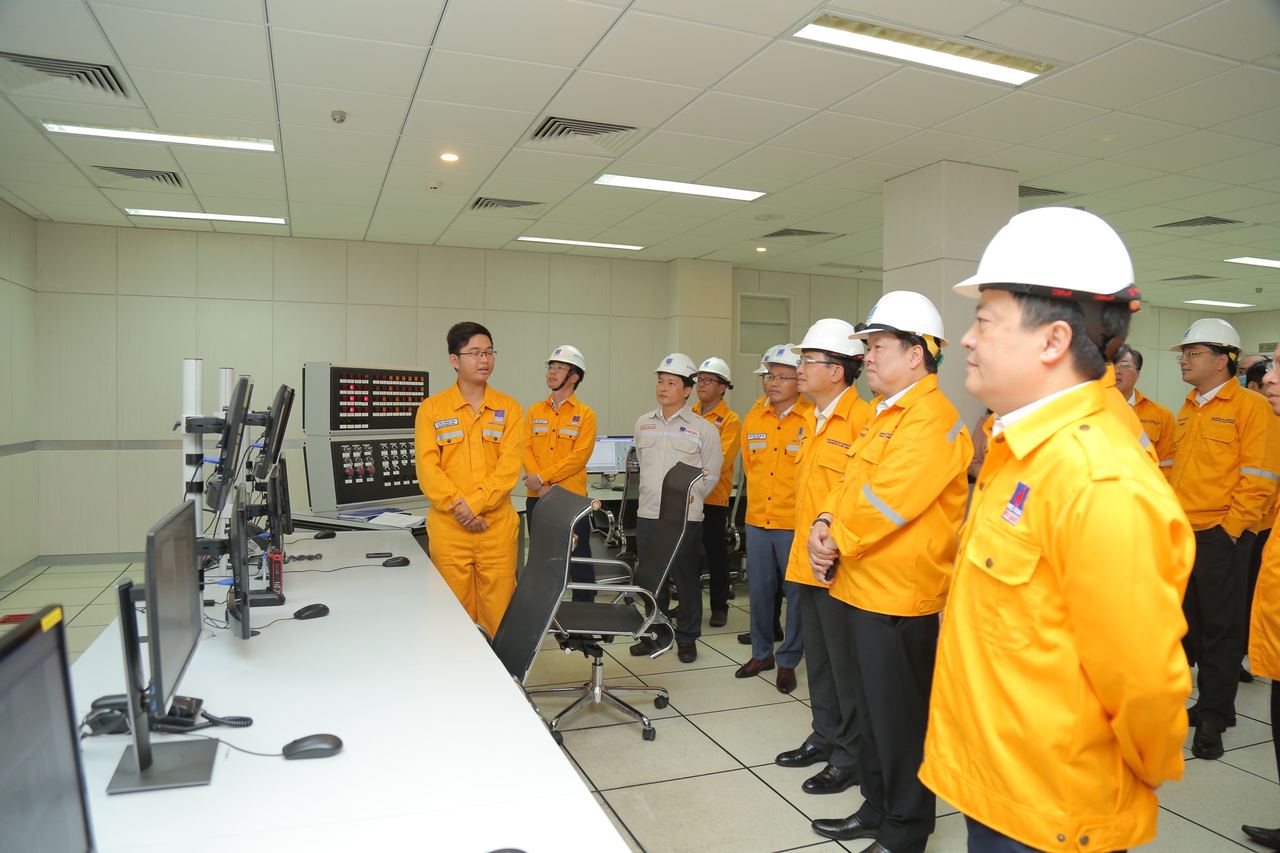 Chủ tịch Ủy ban Quản lý vốn Nhà nước tại doanh nghiệp thăm và làm việc tại Cụm Khí - Điện - Đạm Cà Mau