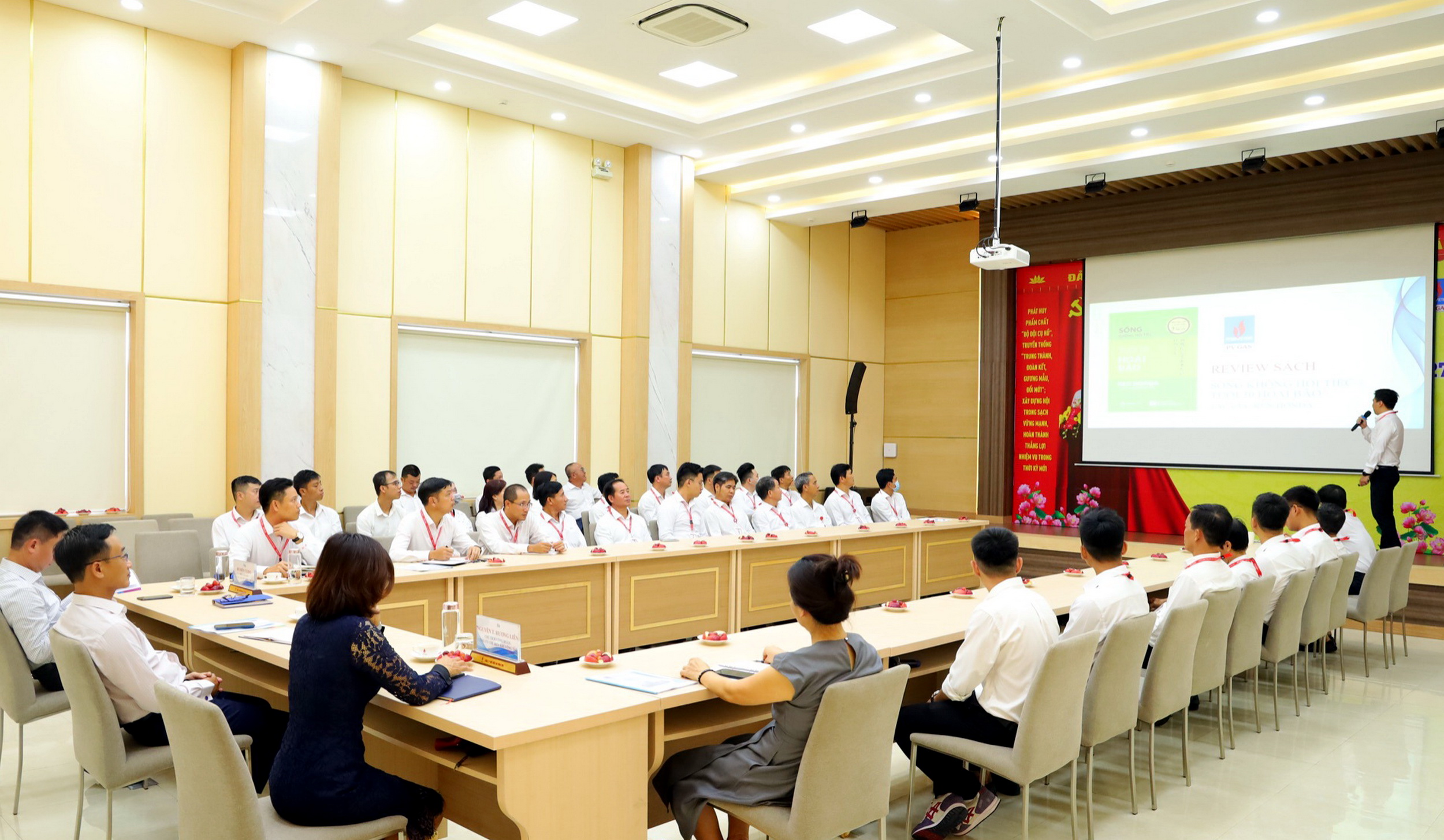 KVT tổ chức các diễn đàn, đối thoại với người lao động