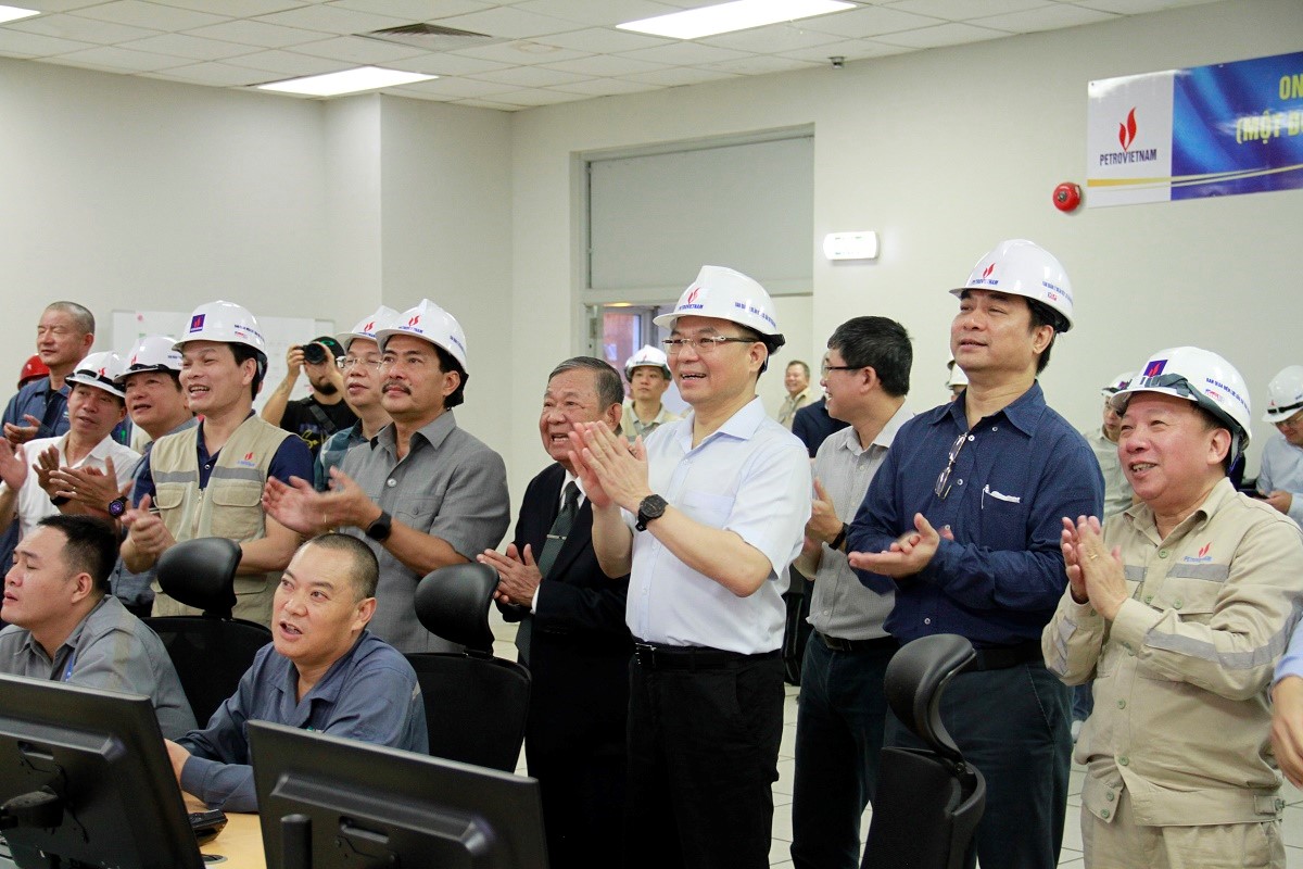 Petrovietnam: hoàn thành mốc đốt lửa lần đầu Tổ máy số 2 Nhà máy nhiệt điện Thái Bình 2 Petrovietnam: hoàn thành mốc đốt lửa lần đầu Tổ máy số 2 Nhà máy nhiệt điện Thái Bình 2