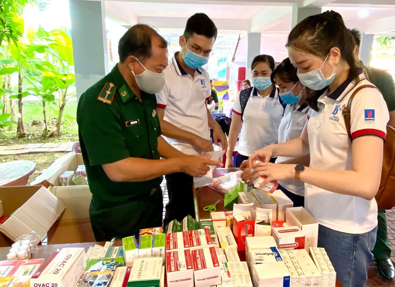 Đoàn Thanh niên KCM tham gia các chương trình an sinh xã hội Đoàn Thanh niên KCM tham gia các chương trình an sinh xã hội