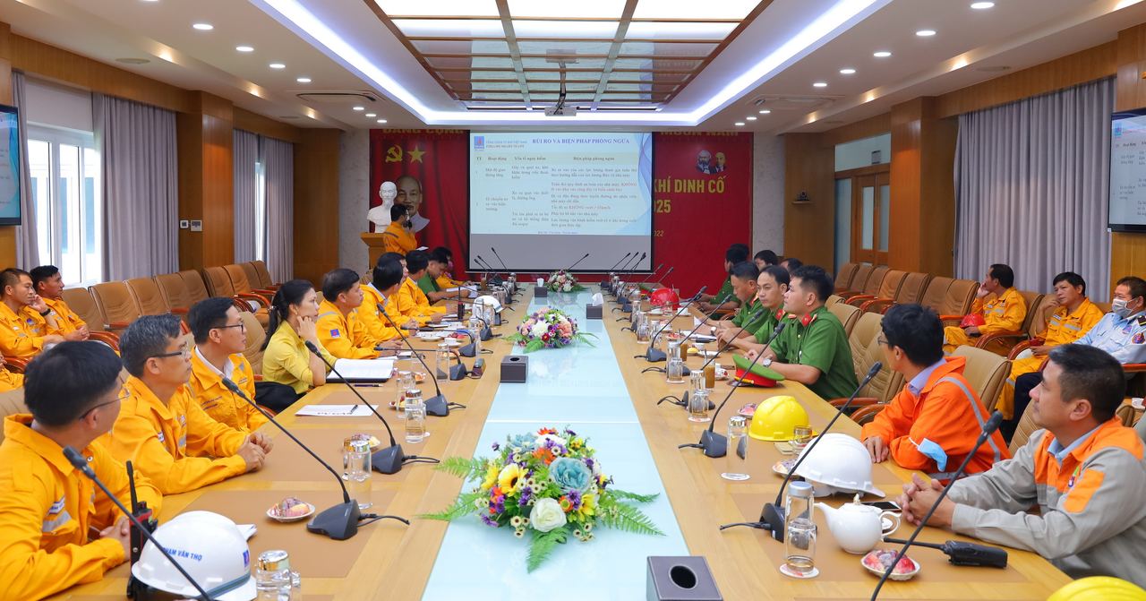 KVT tổ chức thực tập phương án chữa cháy, cứu nạn cứu hộ và ứng phó sự cố tràn dầu