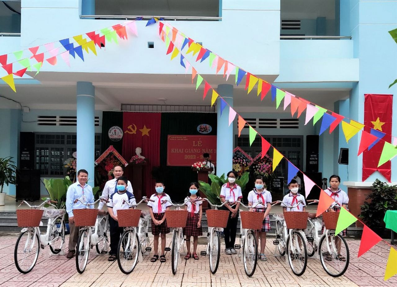 Công ty Vận chuyển khí Đông Nam Bộ tích cực đồng hành “Tiếp sức đến trường”