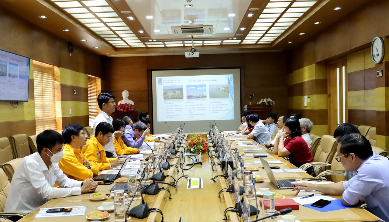 Trường Đại học Bách Khoa Hà Nội thăm và làm việc  tại Kho Cảng PV GAS Vũng Tàu