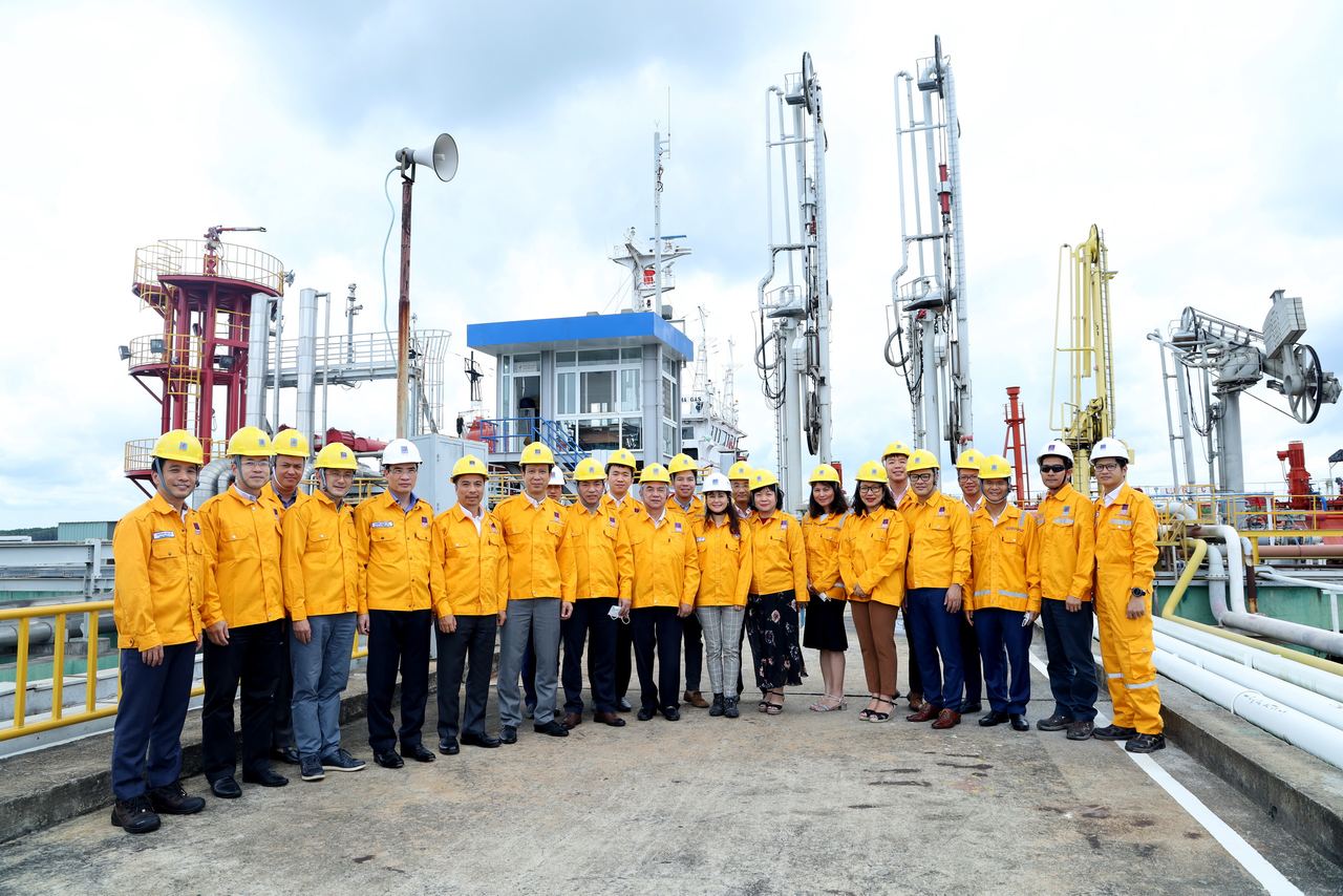 Trường Đại học Bách Khoa Hà Nội thăm và làm việc  tại Kho Cảng PV GAS Vũng Tàu