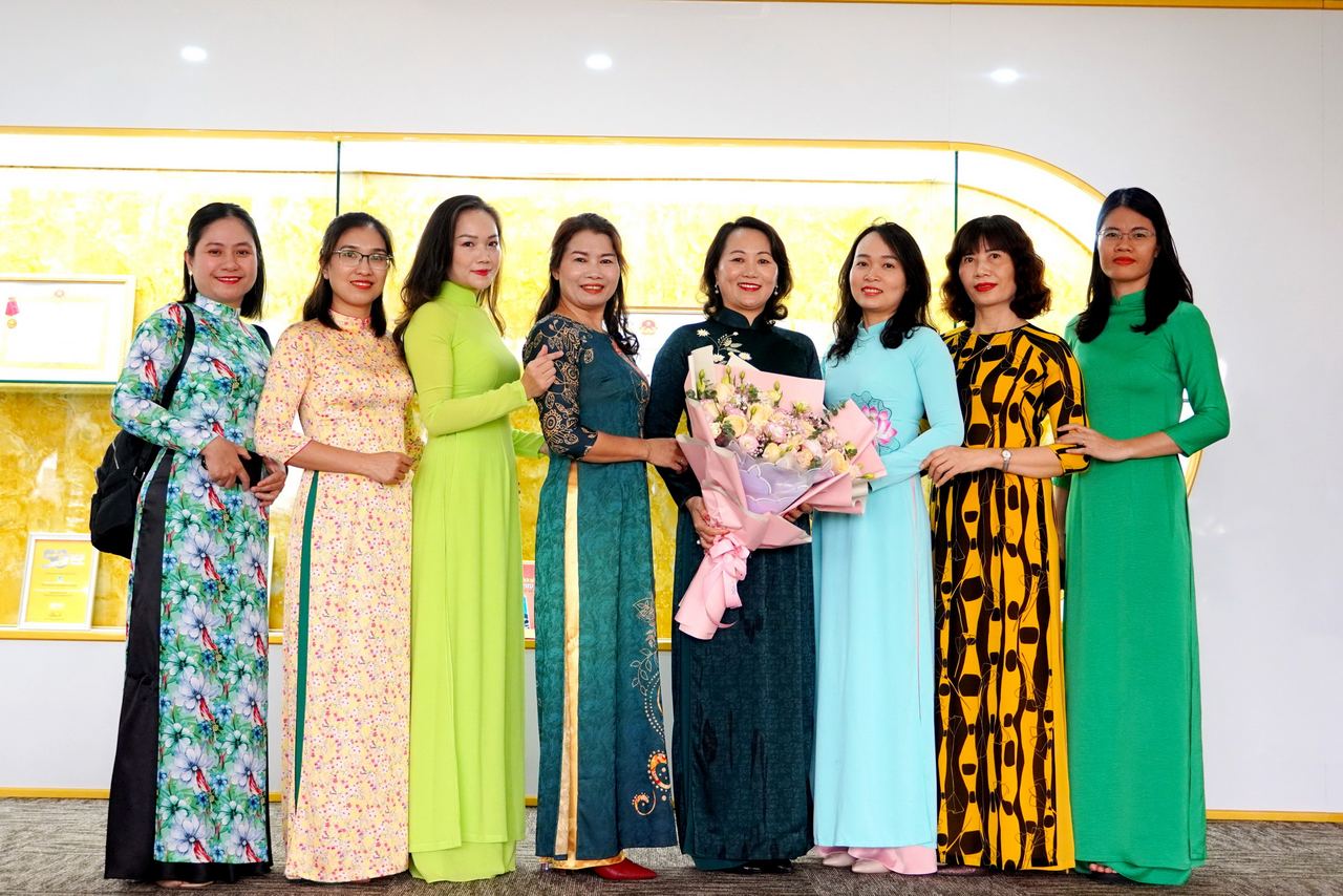 Những chương trình thân ái chào mừng Ngày Phụ nữ Việt Nam