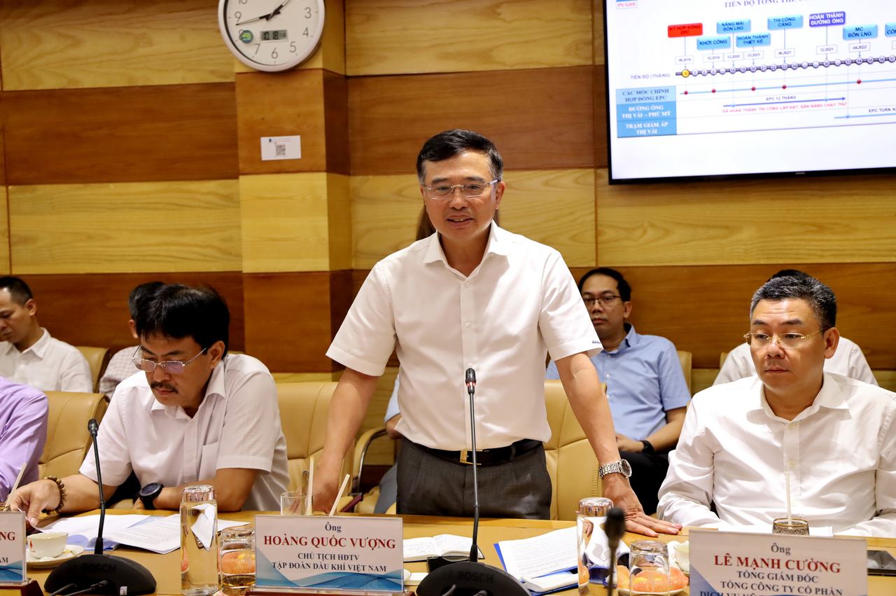 Chủ tịch HĐTV Petrovietnam Hoàng Quốc Vượng kiểm tra Dự án kho chứa 1 triệu tấn LNG Thị Vải Chủ tịch HĐTV Petrovietnam Hoàng Quốc Vượng kiểm tra Dự án kho chứa 1 triệu tấn LNG Thị Vải