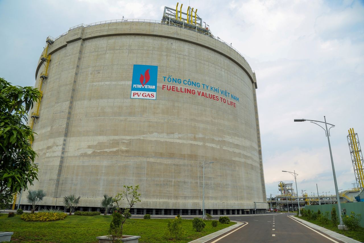 Chủ tịch HĐTV Petrovietnam Hoàng Quốc Vượng kiểm tra Dự án kho chứa 1 triệu tấn LNG Thị Vải Chủ tịch HĐTV Petrovietnam Hoàng Quốc Vượng kiểm tra Dự án kho chứa 1 triệu tấn LNG Thị Vải