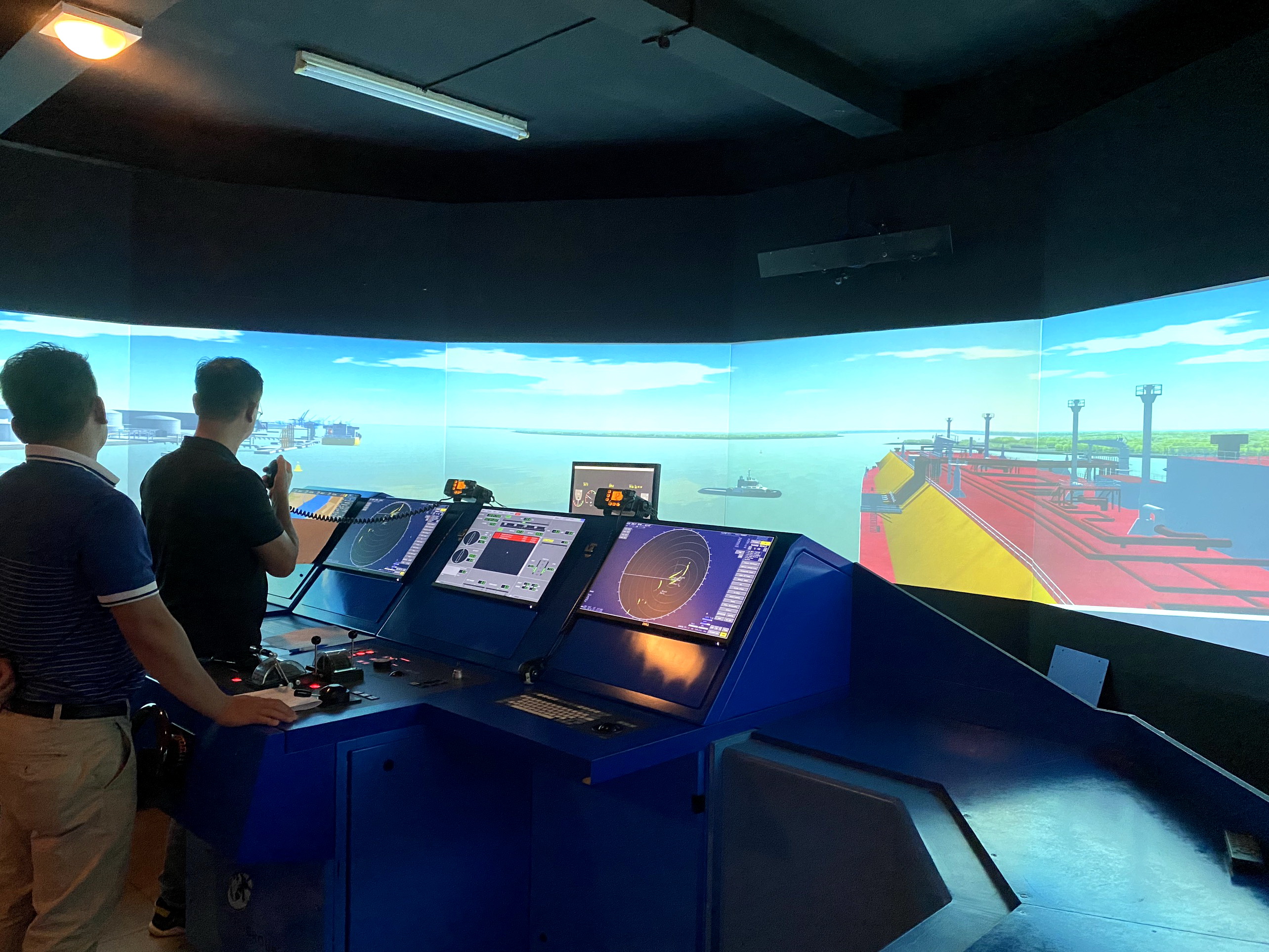 A training course improves capacity of local maritime workers to prepare for LNG ship arrival and departure procedures