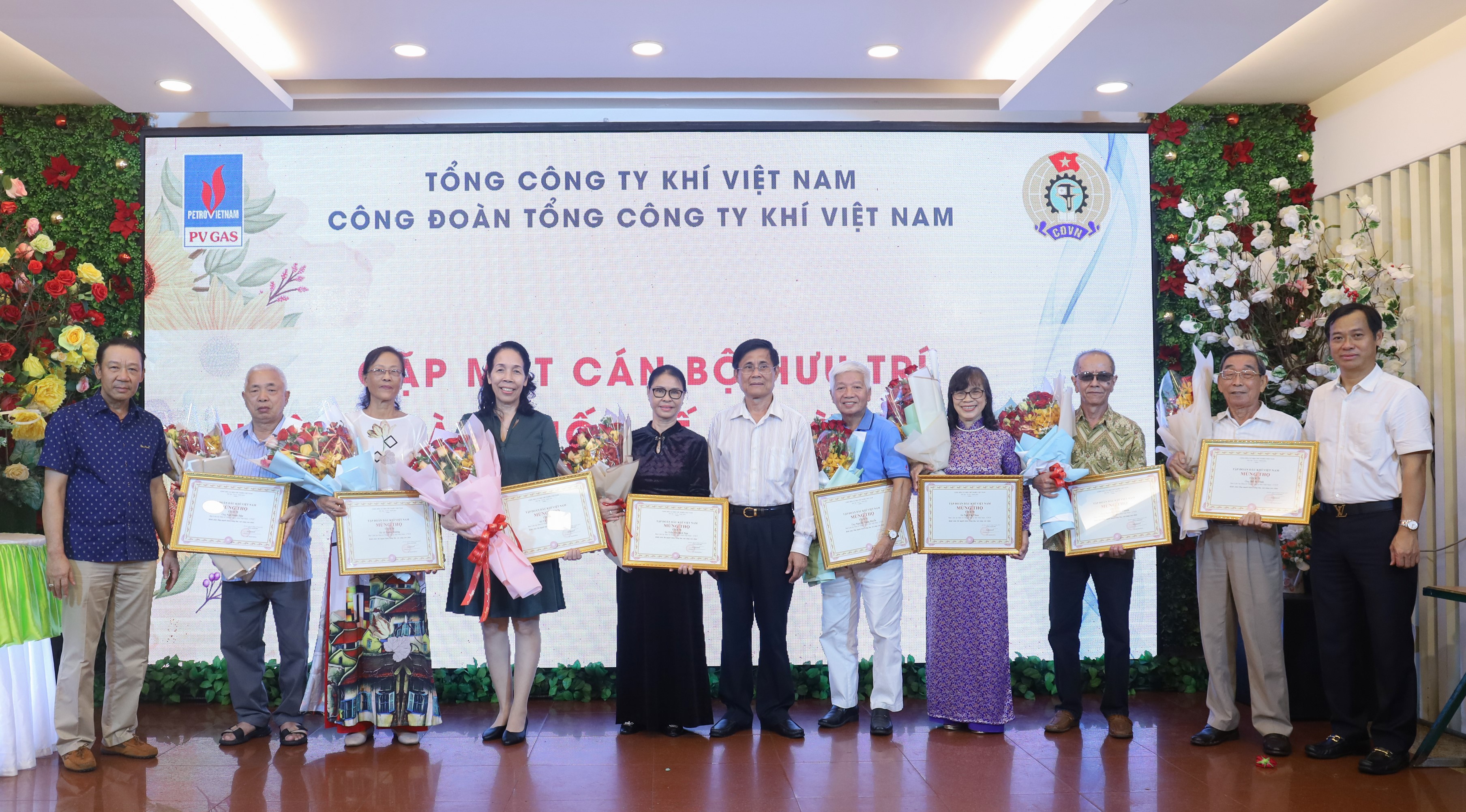 PV GAS tổ chức gặp mặt cán bộ hưu trí nhân Ngày Quốc tế Người cao tuổi 1/10