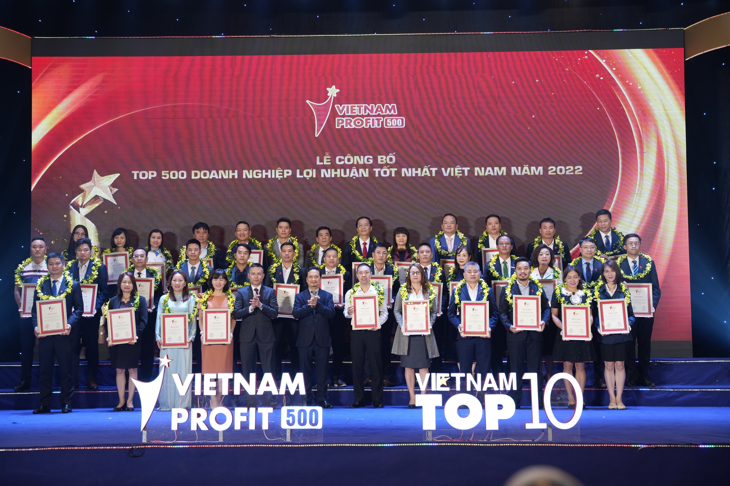 PV GAS nhận các danh hiệu doanh nghiệp xuất sắc năm 2022