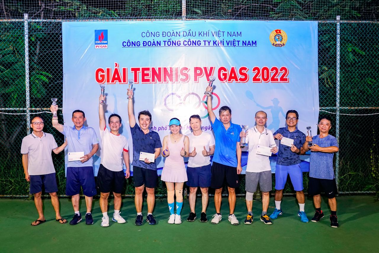 Thi đấu thể thao, rèn luyện sức khỏe để chào mừng thành công 2022