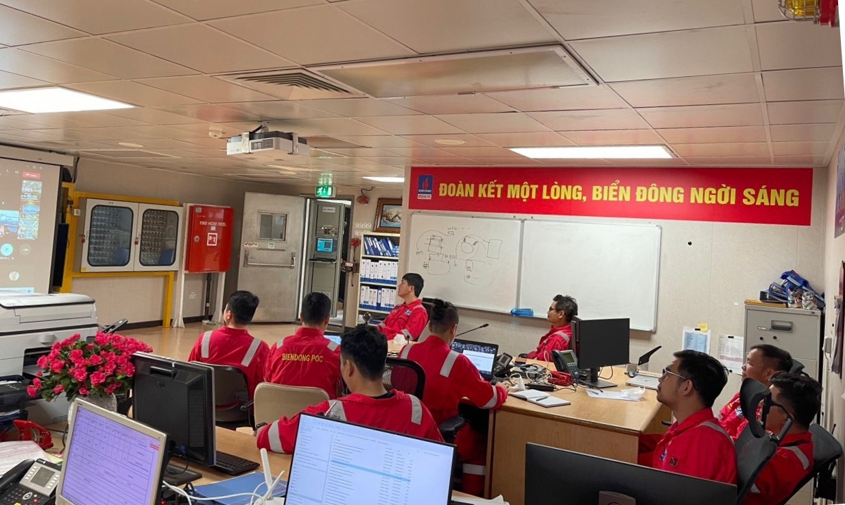 Đảng ủy Tập đoàn Dầu khí Quốc gia Việt Nam nghiên cứu, học tập, quán triệt Nghị quyết Trung ương 6, khoá XIII