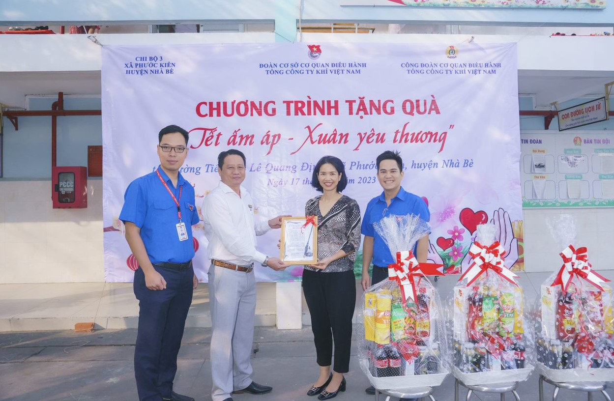 Đoàn Thanh niên PV GAS với chương trình Xuân ấm áp 2023 Đoàn Thanh niên PV GAS với chương trình Xuân ấm áp 2023