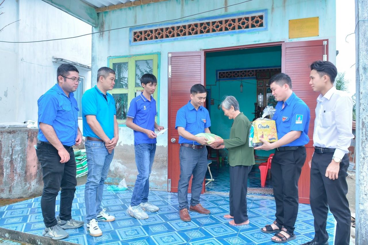 Đoàn Thanh niên PV GAS với chương trình Xuân ấm áp 2023 Đoàn Thanh niên PV GAS với chương trình Xuân ấm áp 2023
