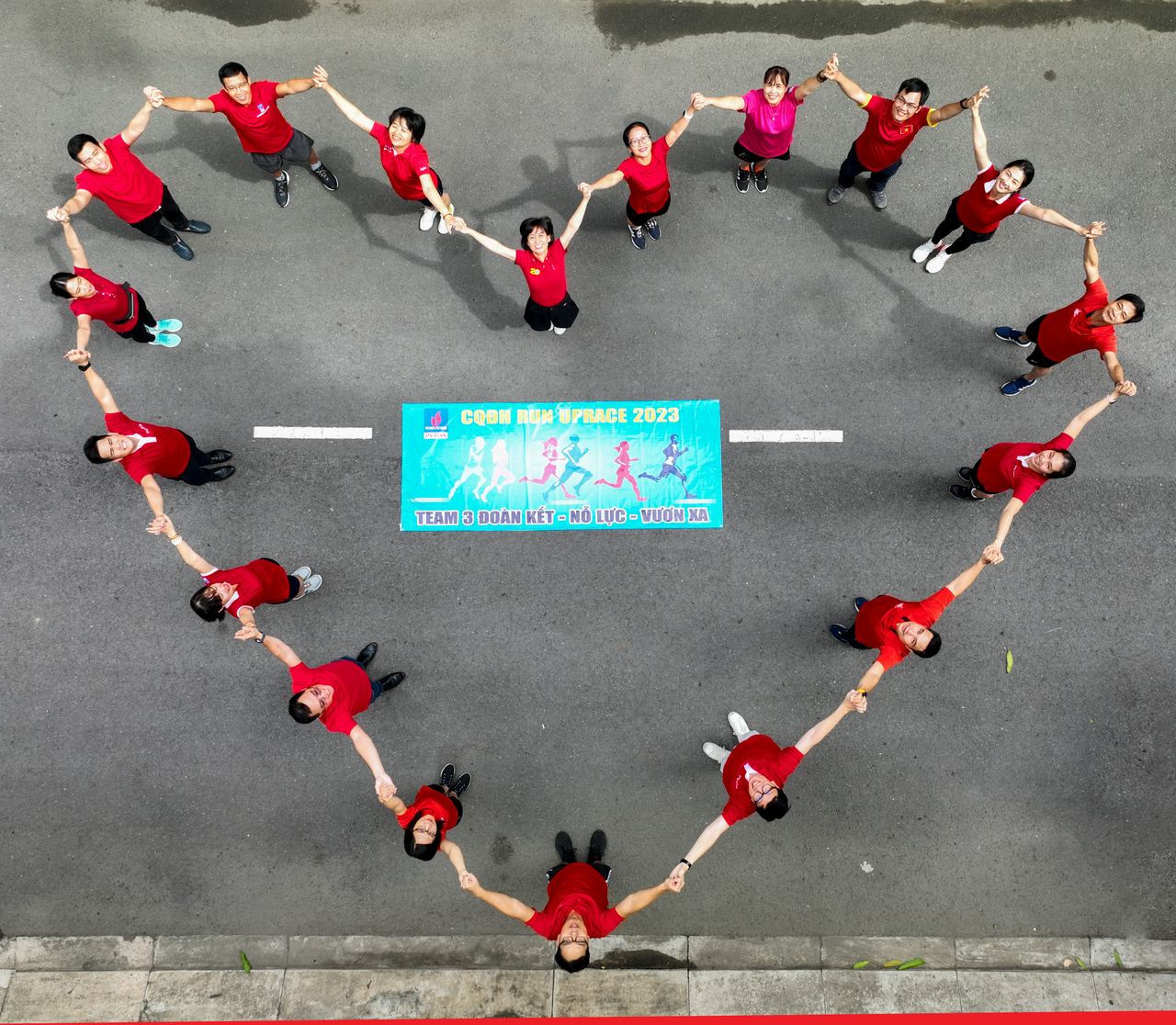 Xuân đến sớm từ giải chạy online "CQĐH Run Uprace 2023"