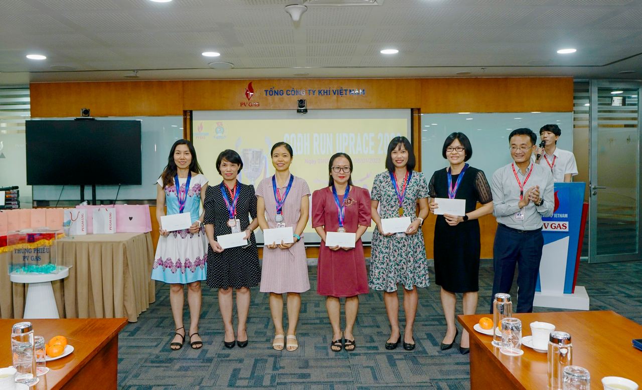 Xuân đến sớm từ giải chạy online "CQĐH Run Uprace 2023"