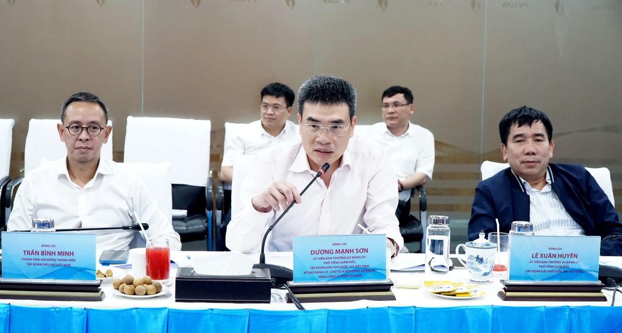 Tổng Giám đốc Petrovietnam Lê Mạnh Hùng làm việc với PV GAS