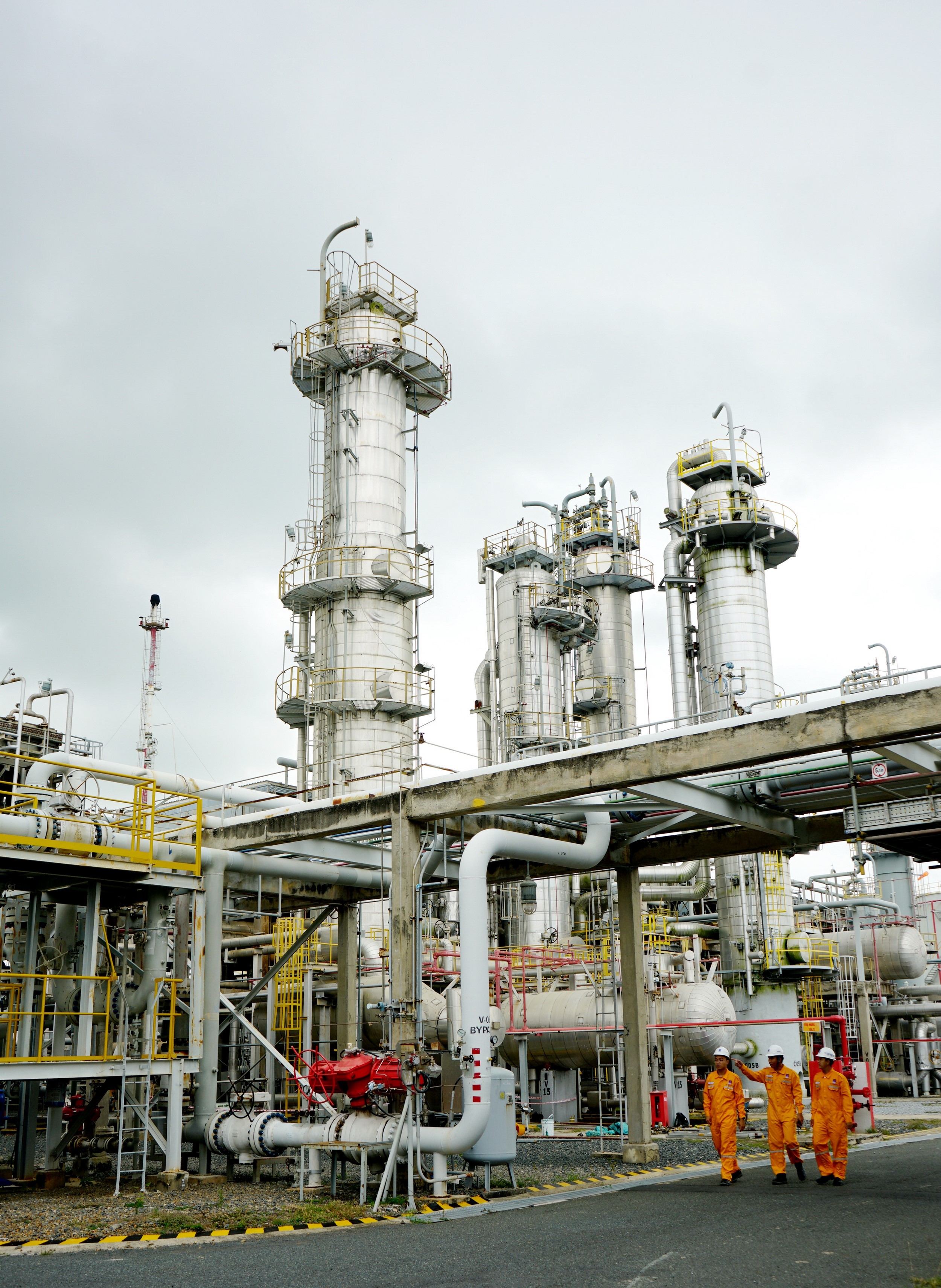 PV GAS named as one of 7 Vietnamese enterprises with revenue of more than VND 100 trillion in 2022
