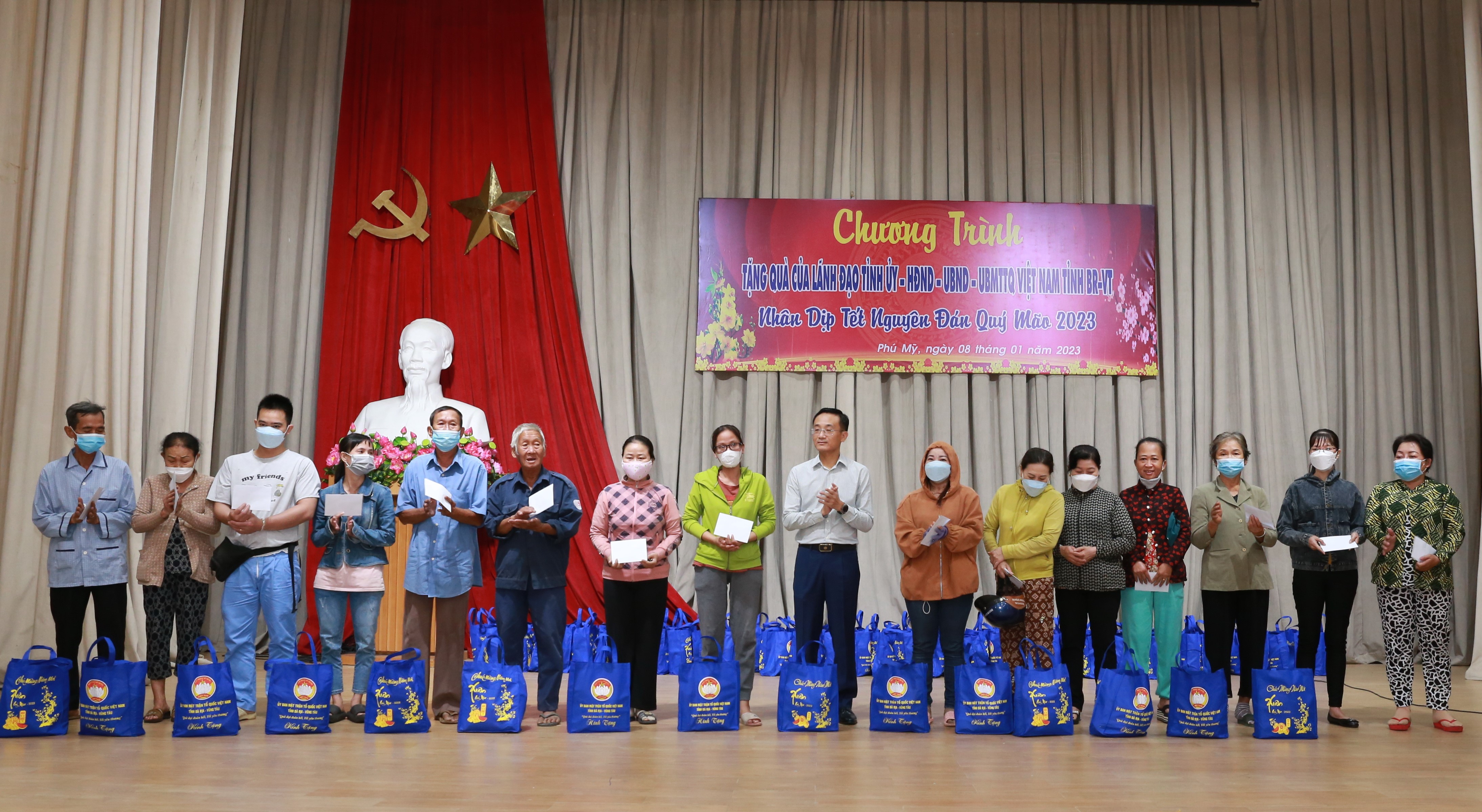 PV GAS units organize many social programs to celebrate Lunar New Year