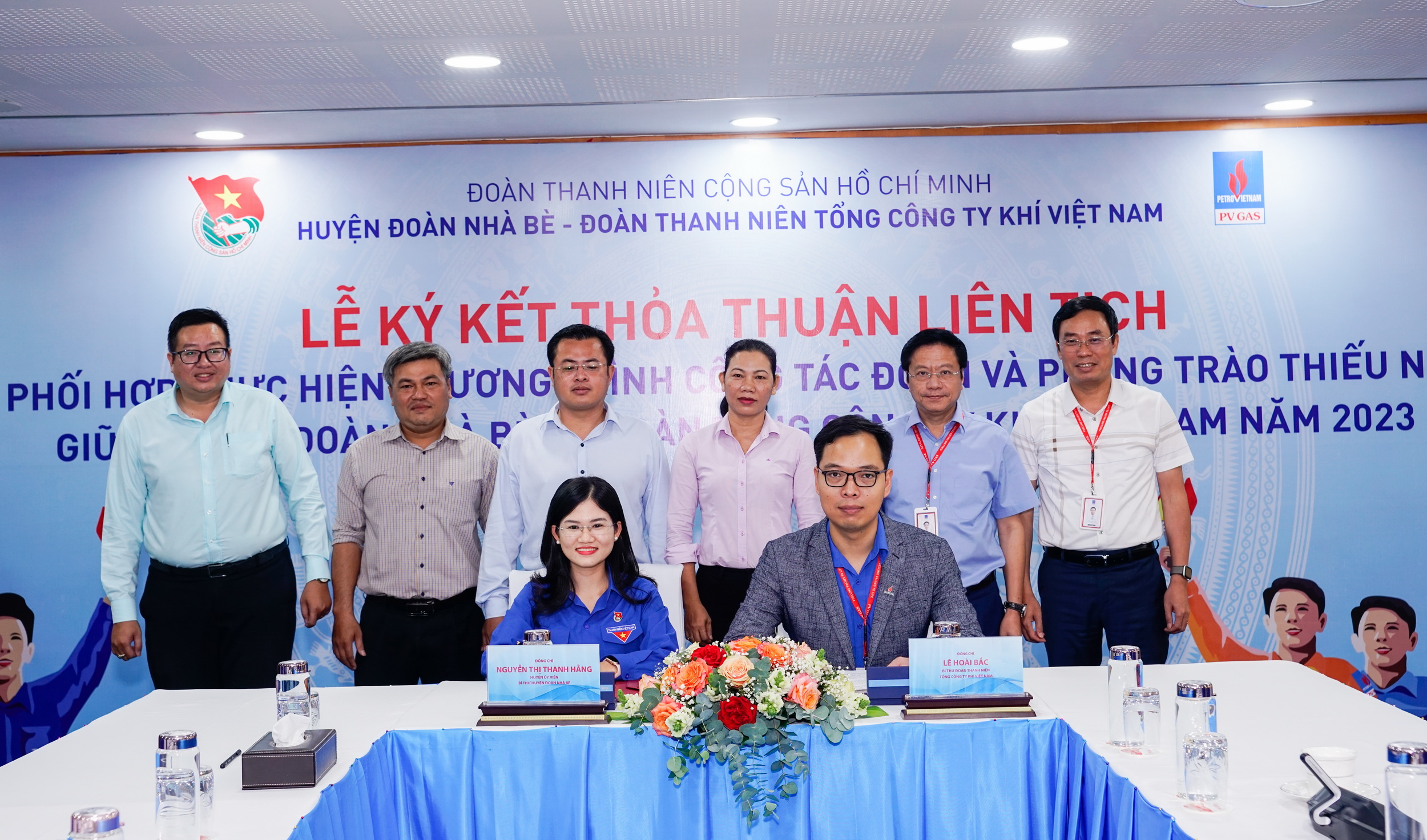 The joint agreement signing ceremony between the Youth Unions of Petrovietnam Gas Joint Stock Corporation and Nha Be District