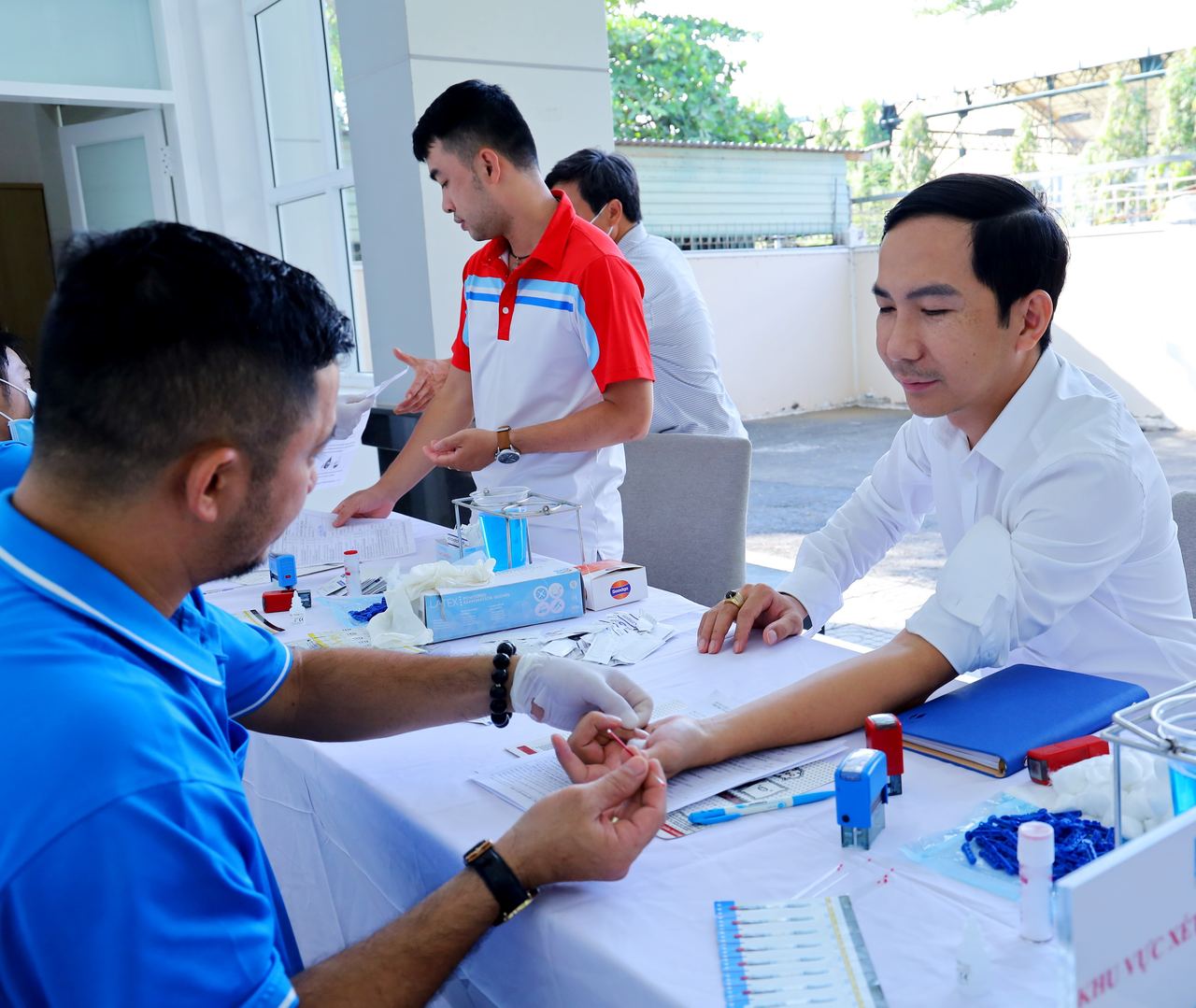 Chương trình hiến máu tình nguyện của KVT: Từ trái tim đến trái tim