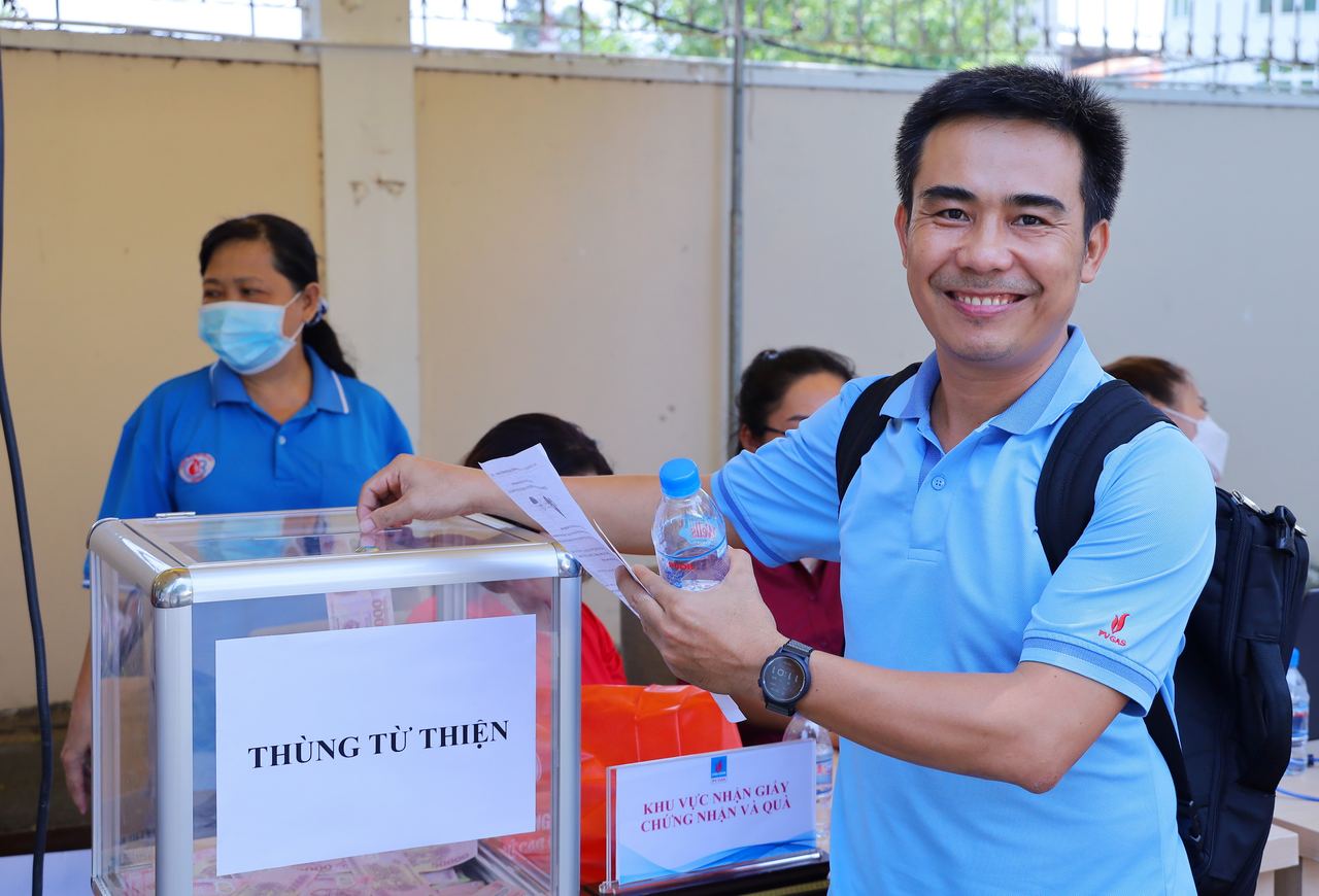 Chương trình hiến máu tình nguyện của KVT: Từ trái tim đến trái tim
