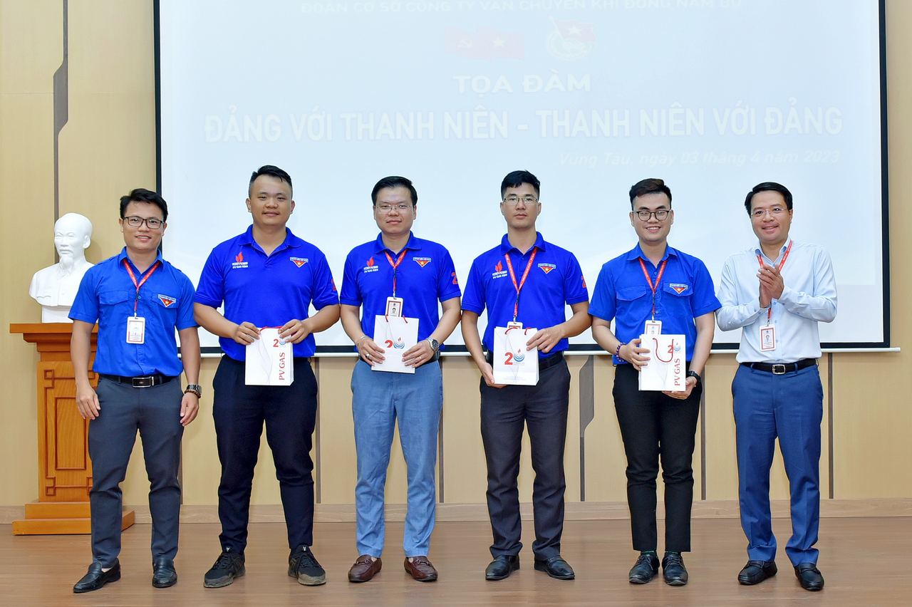 Thẳng thắn chia sẻ, cởi mở trao đổi tại tọa đàm “Đảng với thanh niên, thanh niên với Đảng” năm 2023