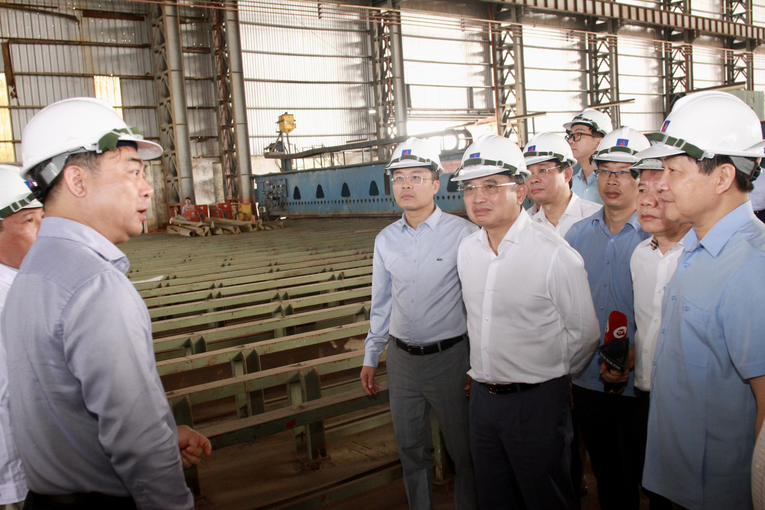 Giao ban CEO tháng 4 – 2023: Giảm thiểu tác động tiêu cực, Petrovietnam hoàn thành vượt mức các chỉ tiêu nhiệm vụ quý I/2023
