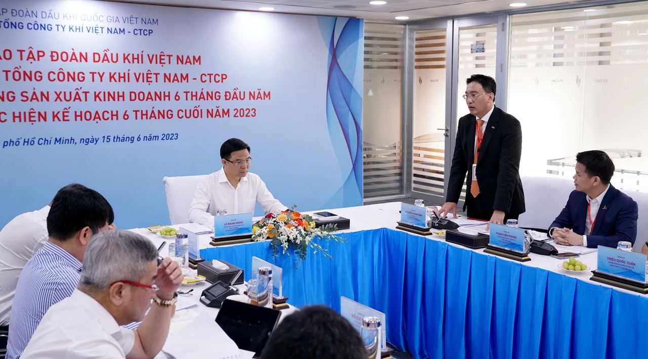 Tổng giám đốc Petrovietnam Lê Mạnh Hùng làm việc với PV GAS về kết quả SXKD 6 tháng đầu năm và triển khai kế hoạch 6 tháng cuối năm 2023 Tổng giám đốc Petrovietnam Lê Mạnh Hùng làm việc với PV GAS về kết quả SXKD 6 tháng đầu năm và triển khai kế hoạch 6 tháng cuối năm 2023