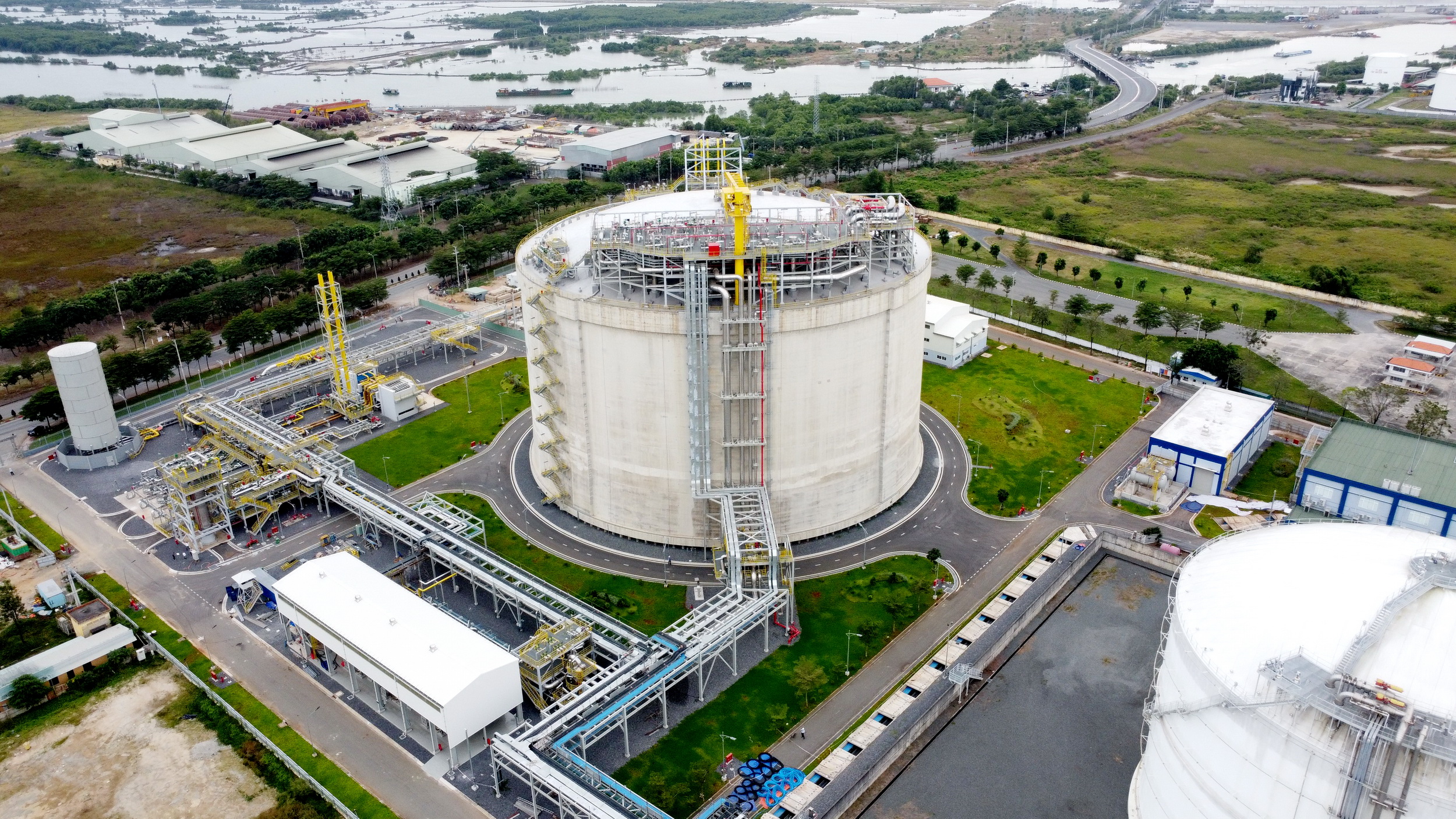 LNG to shift to buyers’ market, make ways for Vietnam energy solutions LNG to shift to buyers’ market, make ways for Vietnam energy solutions