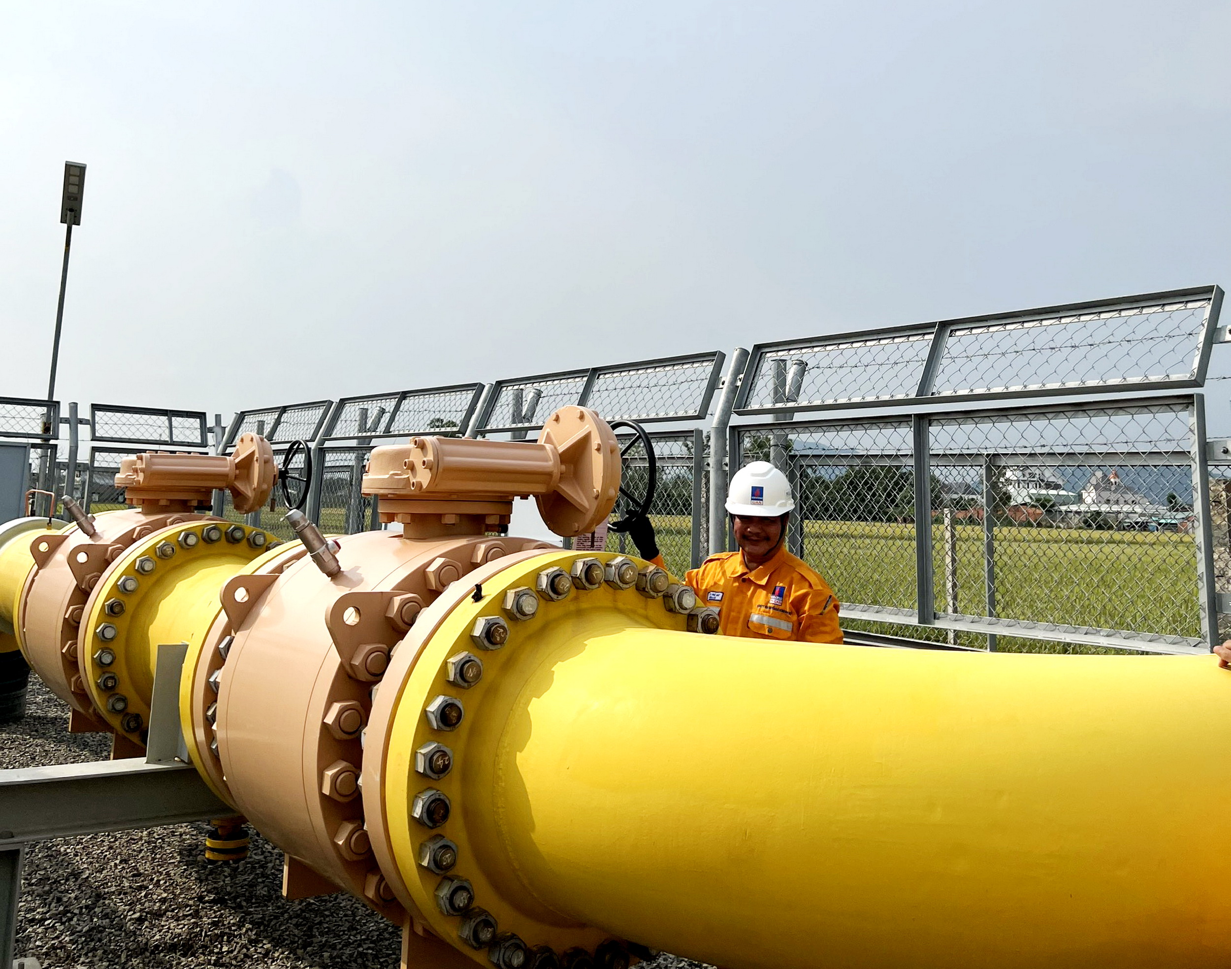ĐƯA DÒNG KHÍ ĐẦU TIÊN VÀO CHUỖI DỰ ÁN LNG THỊ VẢI ĐƯA DÒNG KHÍ ĐẦU TIÊN VÀO CHUỖI DỰ ÁN LNG THỊ VẢI