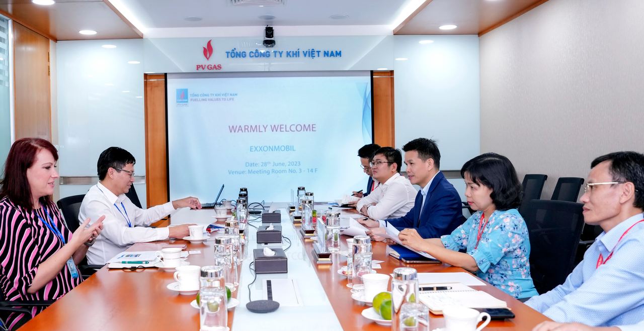 Mở rộng hợp tác kinh doanh LNG, PV GAS tiếp các đoàn làm việc từ ExxonMobil và Novatek