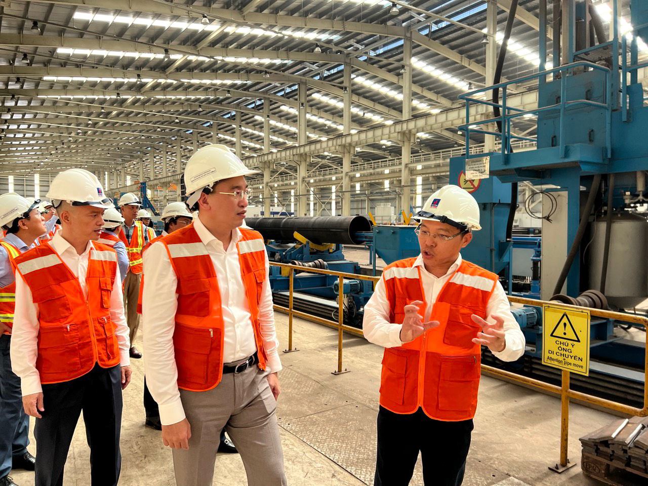 Bí thư Đảng ủy, Chủ tịch Hội đồng Quản trị PV GAS tham dự và chỉ đạo các Hội nghị sơ kết giữa nhiệm kỳ đảng bộ cơ sở