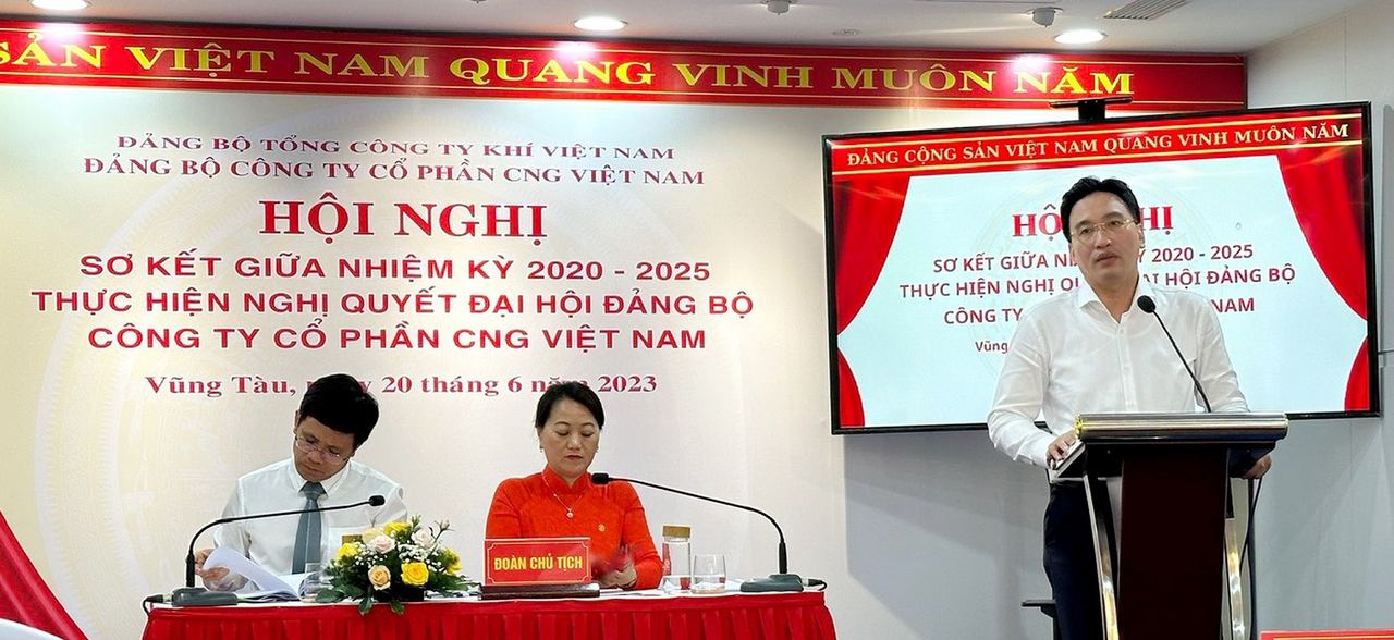Bí thư Đảng ủy, Chủ tịch Hội đồng Quản trị PV GAS tham dự và chỉ đạo các Hội nghị sơ kết giữa nhiệm kỳ đảng bộ cơ sở