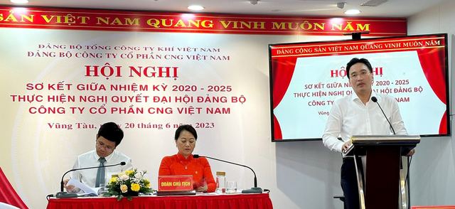 Bí thư Đảng ủy, Chủ tịch Hội đồng Quản trị PV GAS tham dự và chỉ đạo các Hội nghị sơ kết giữa nhiệm kỳ đảng bộ cơ sở
