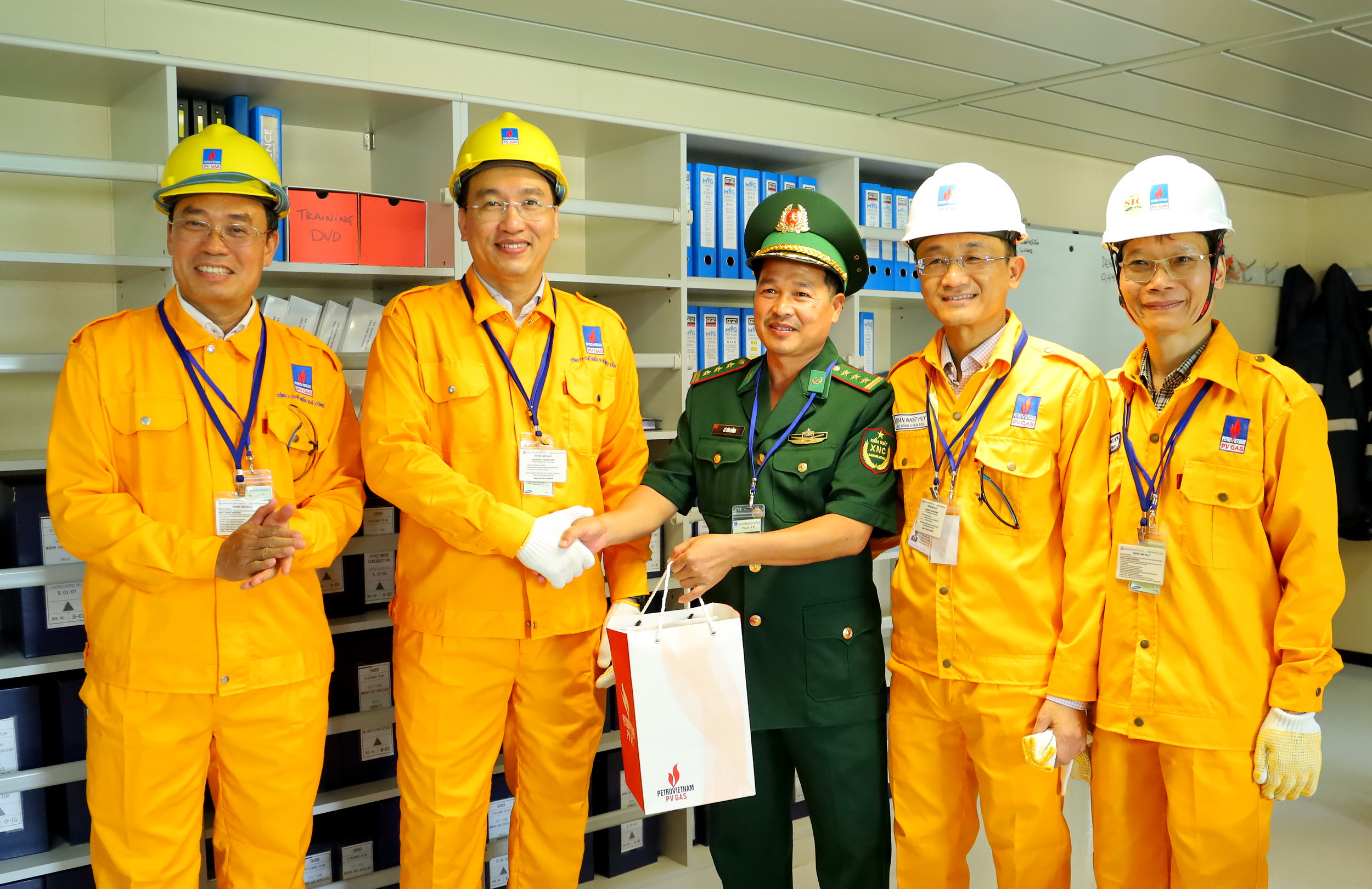 PV GAS: All for the first LNG cargo in Vietnam!