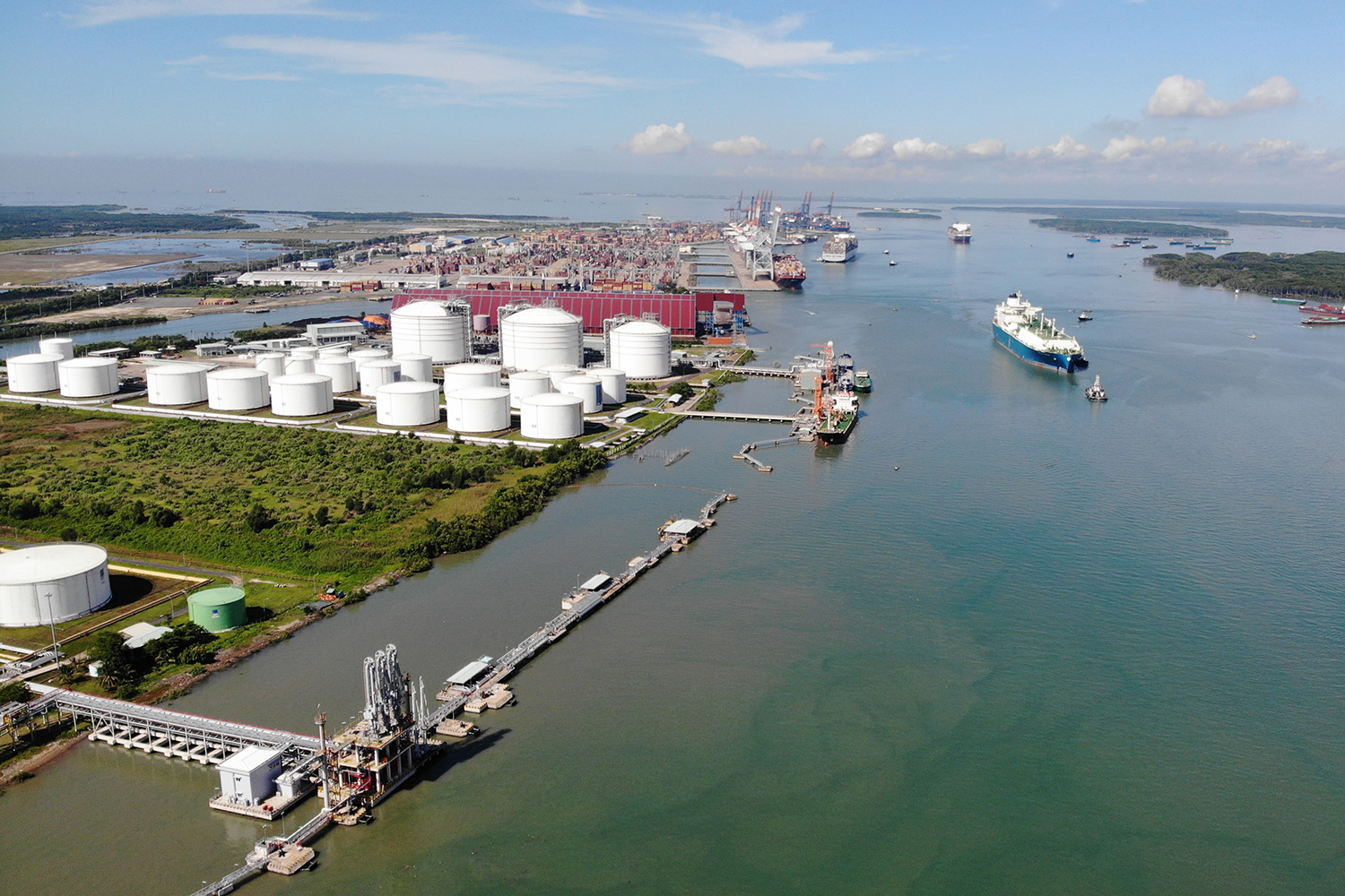 Petrovietnam nỗ lực duy trì nhịp độ cao trong SXKD, kiên định với mục tiêu tăng trưởng